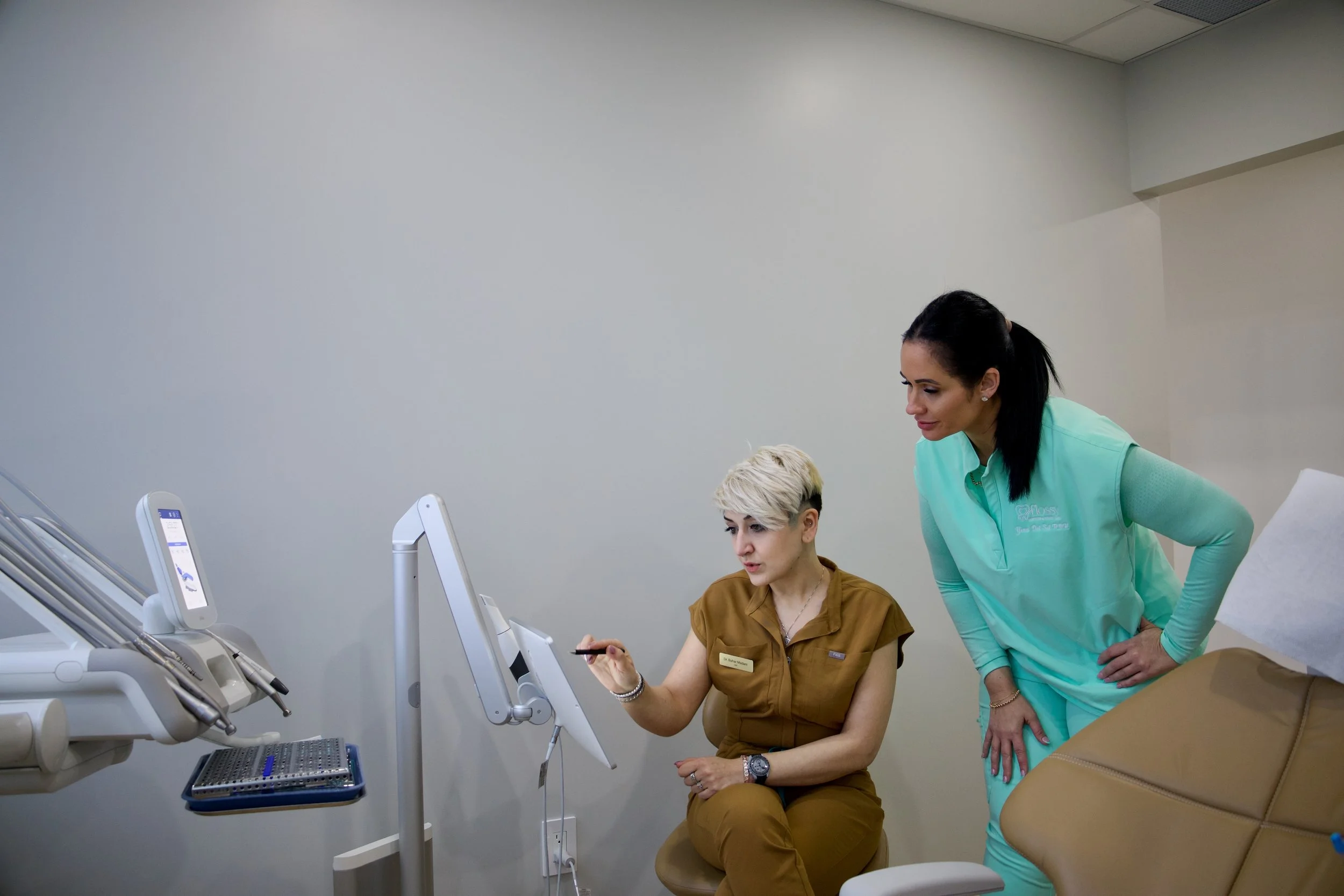 Toronto's Best Invisalign Clinic | Book A Free Consultation — Flossy ...