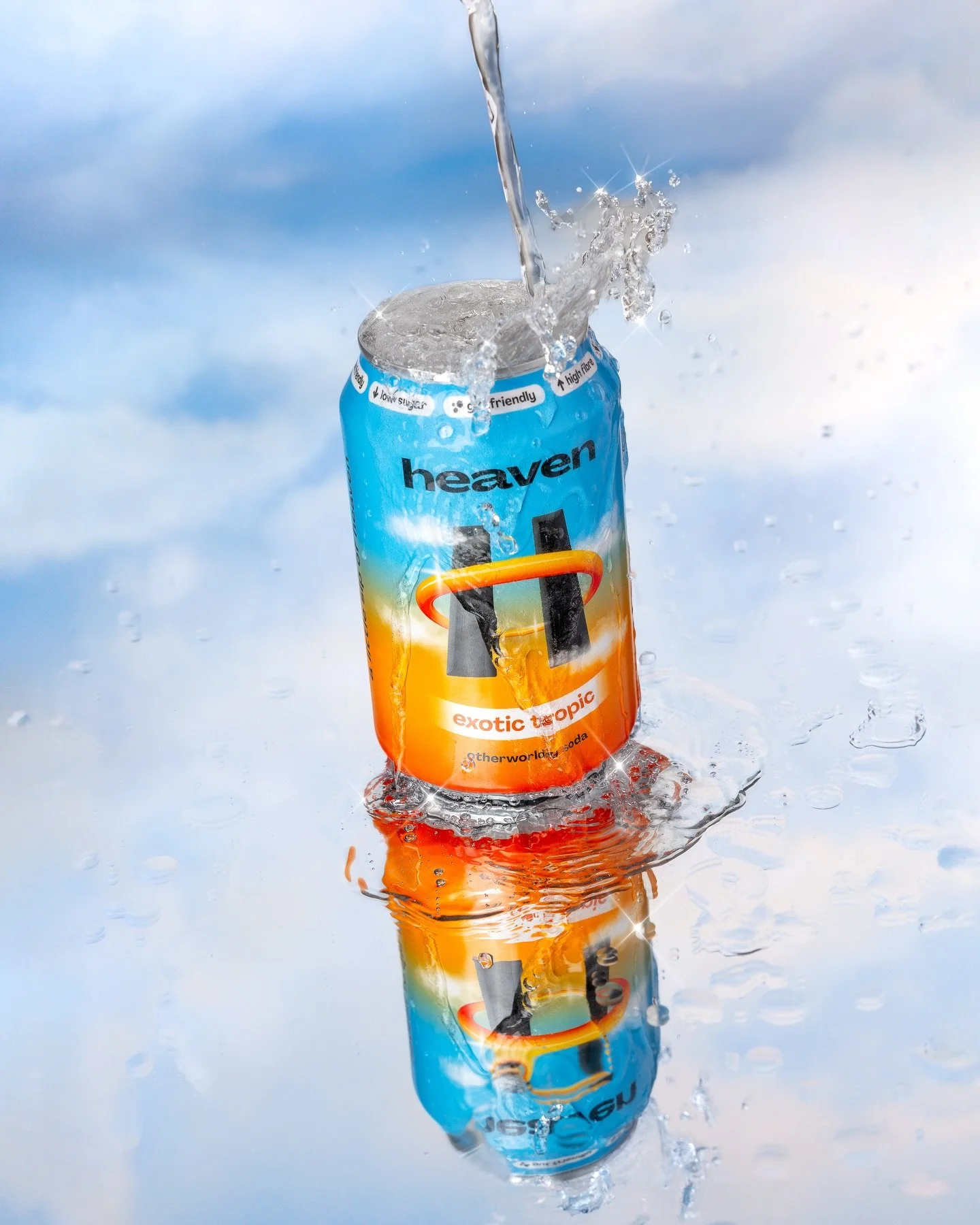 The sun is shining and this is the only thing we want to be reaching for!

@heavensoda_ coming in hot with drinks that are out of this world! 

#foodphotography