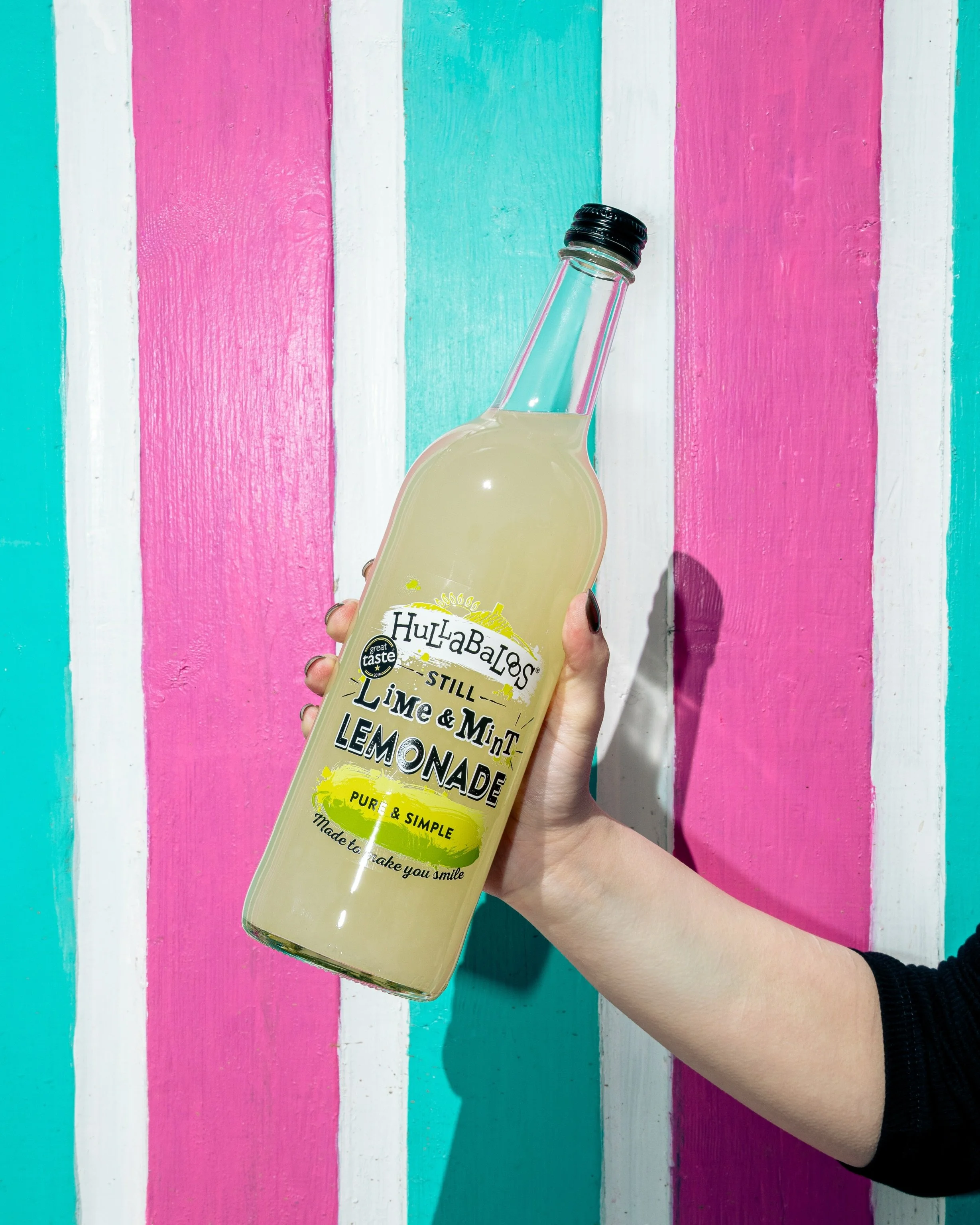 If we can make your product look this good in the chaos of a busy food market, just imagine the magic we could cook up with a bit of time, care, and full studio treatment&hellip; 🔥 

Sorry (not sorry) for the double @hullabaloos_drinks post&hellip; 