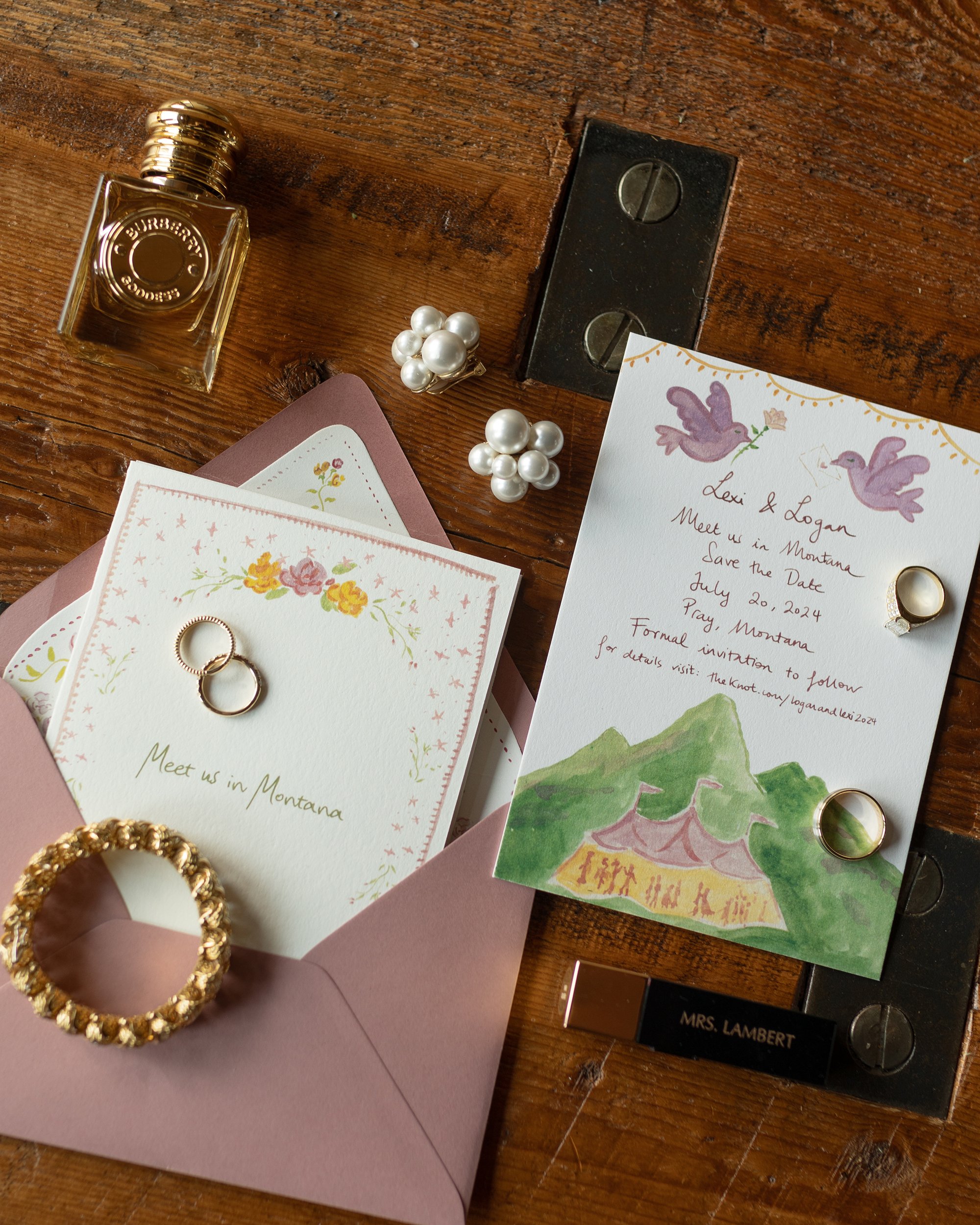 The Best Paper Types for Wedding Invitations (And How to Choose the Right One for Your Design)