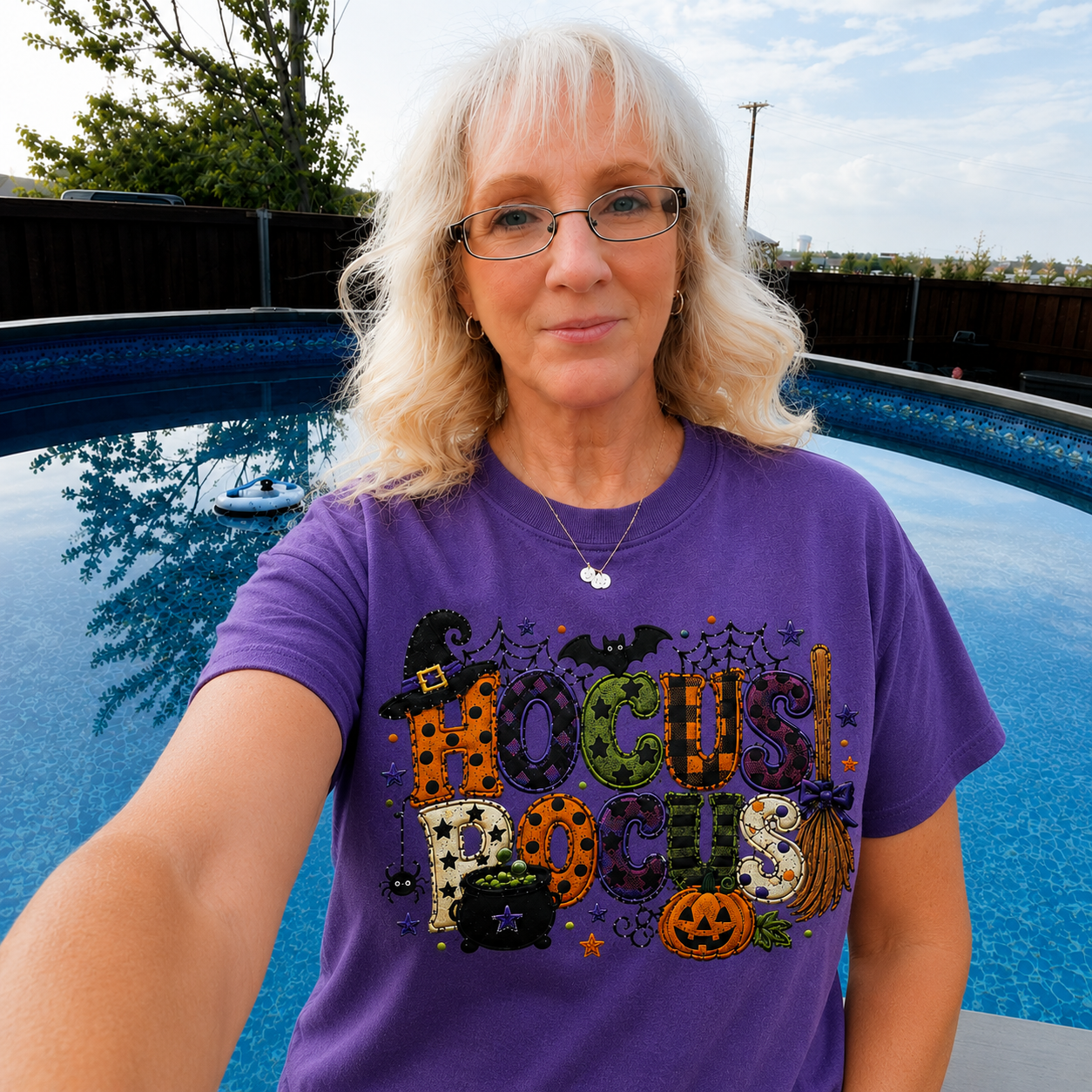 Hocus pocus model t-shirt.png