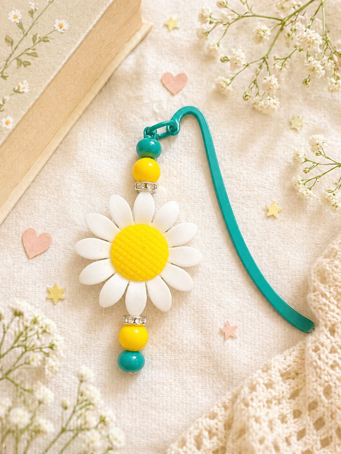 Daisy Flower - White Yellow.png