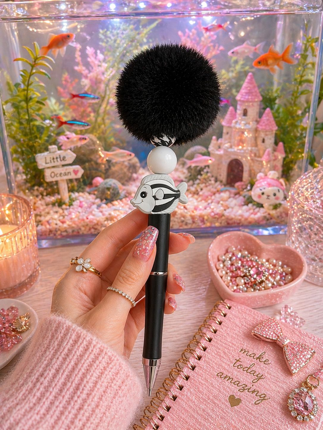 Pom Pom Black.png