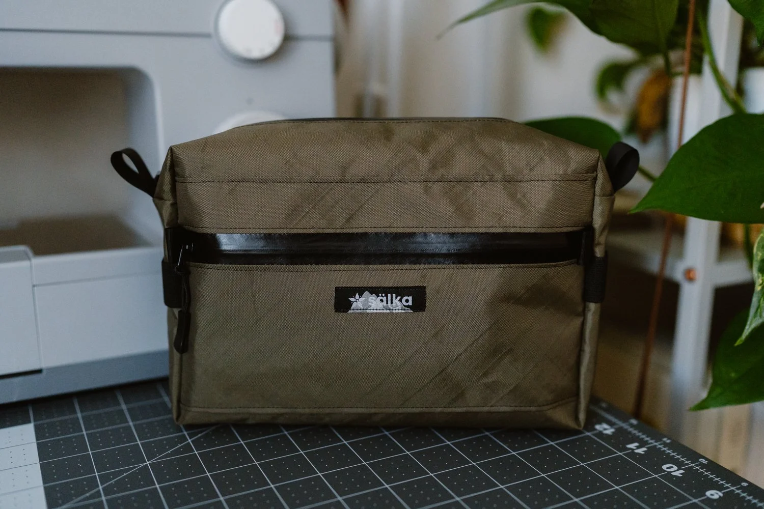 Sälka Sling (Zipper Pocket)