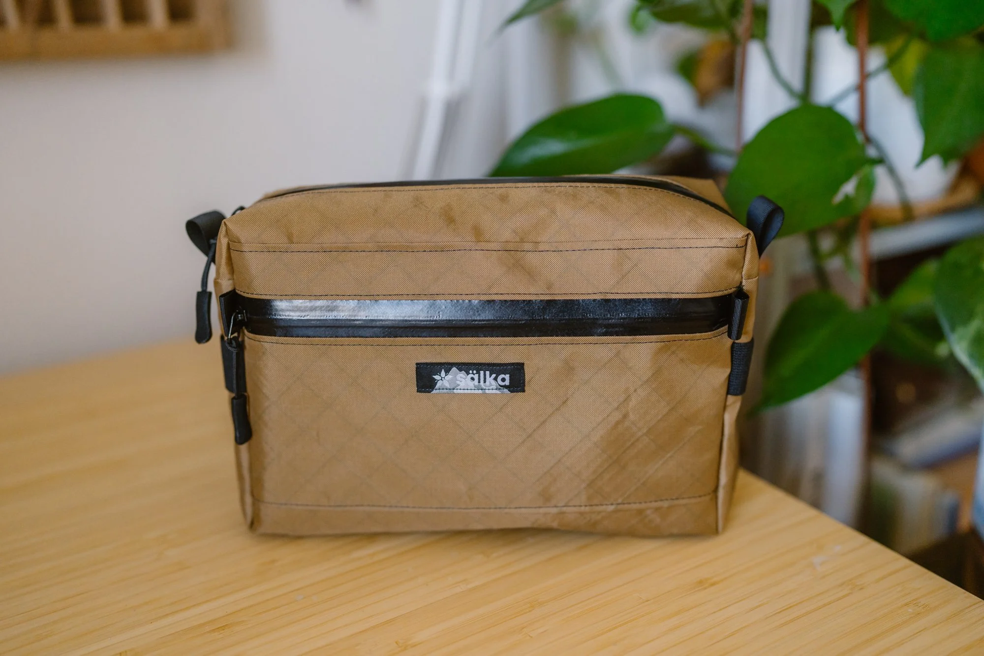 Sälka Sling (Zipper Pocket)