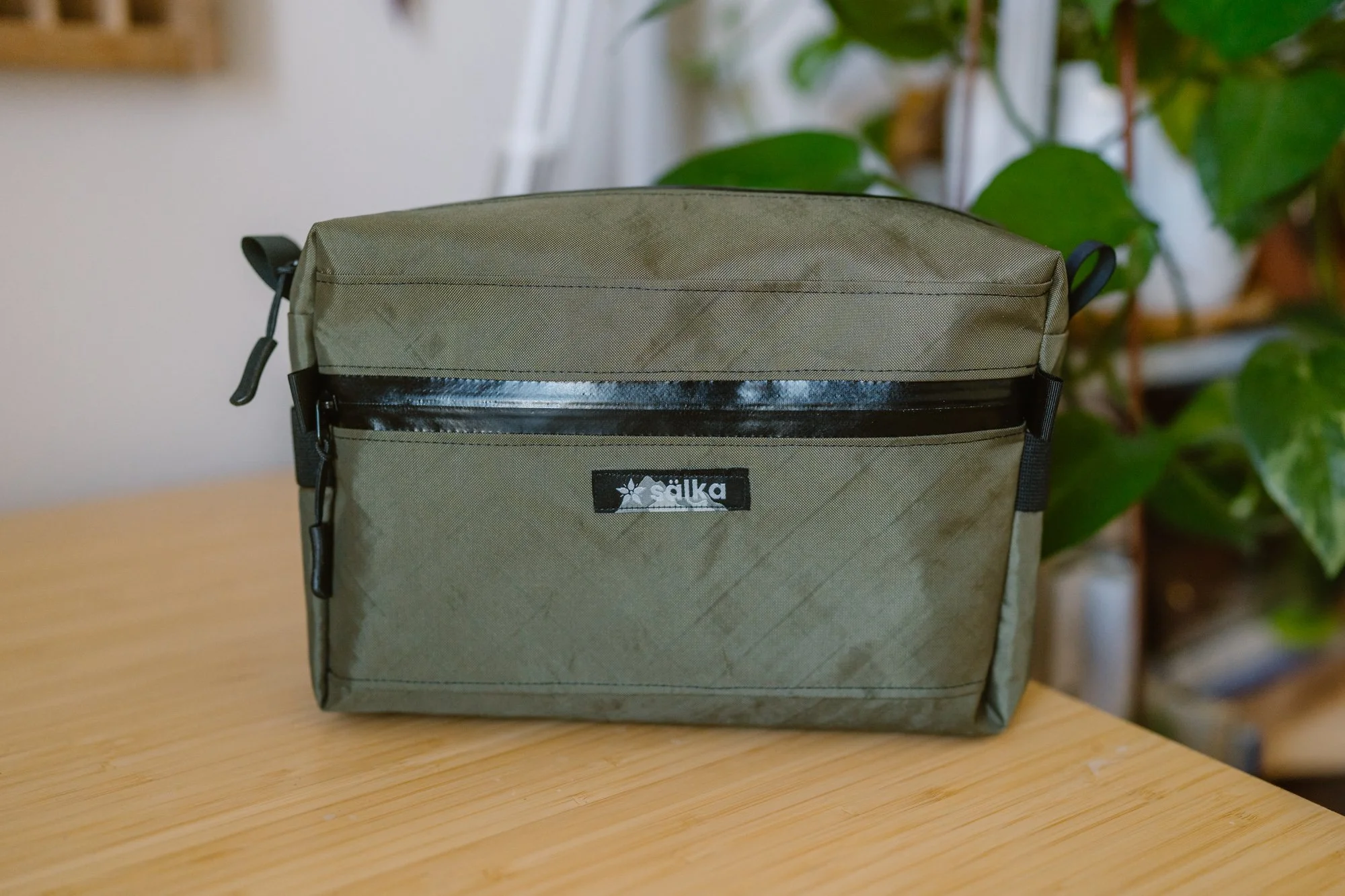 Sälka Sling (Zipper Pocket)