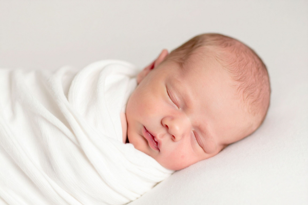 The Best Swaddles for Newborn Sleep (2026 Mom-Approved Guide)