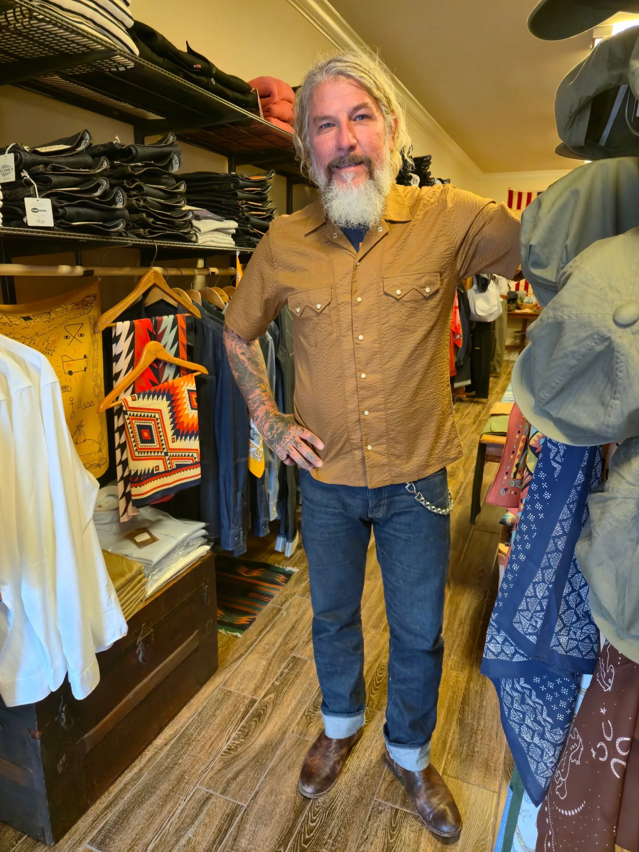 The incomparable @shannon_may72 in a clay salado seersucker by @richtergoods and 16.5 oz John Graham Mellors by @tellason 

S.O.T. is open for Artwalk&mdash;rain or shine!

#denim #selvedge #cotton