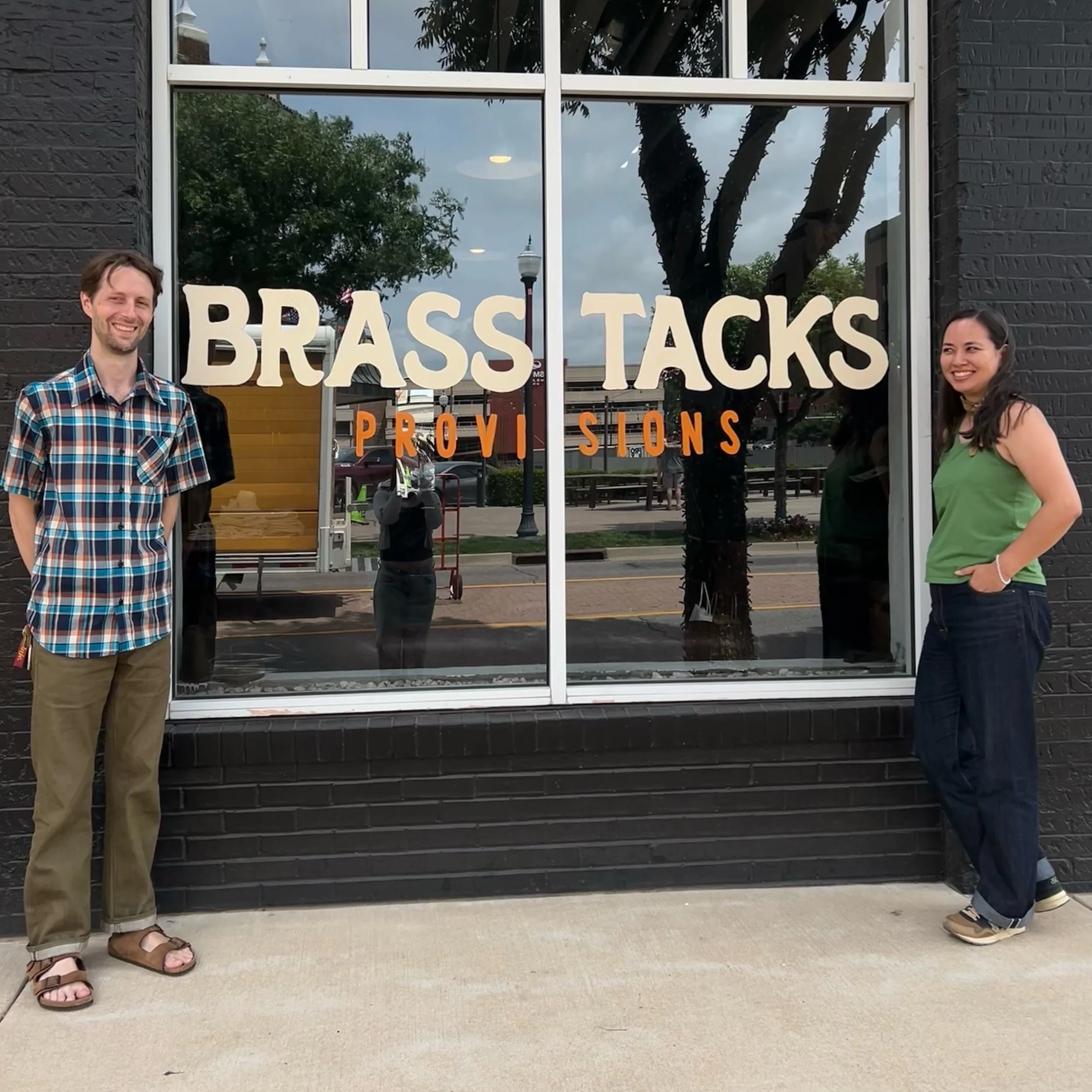 On the road to Tulsa&mdash;stopped in and met neighboring folks in real life. Mitchell and company, thanks for the good conversations. We love seeing fellow shops in their element!

#shopsmall #denim #heritagewear