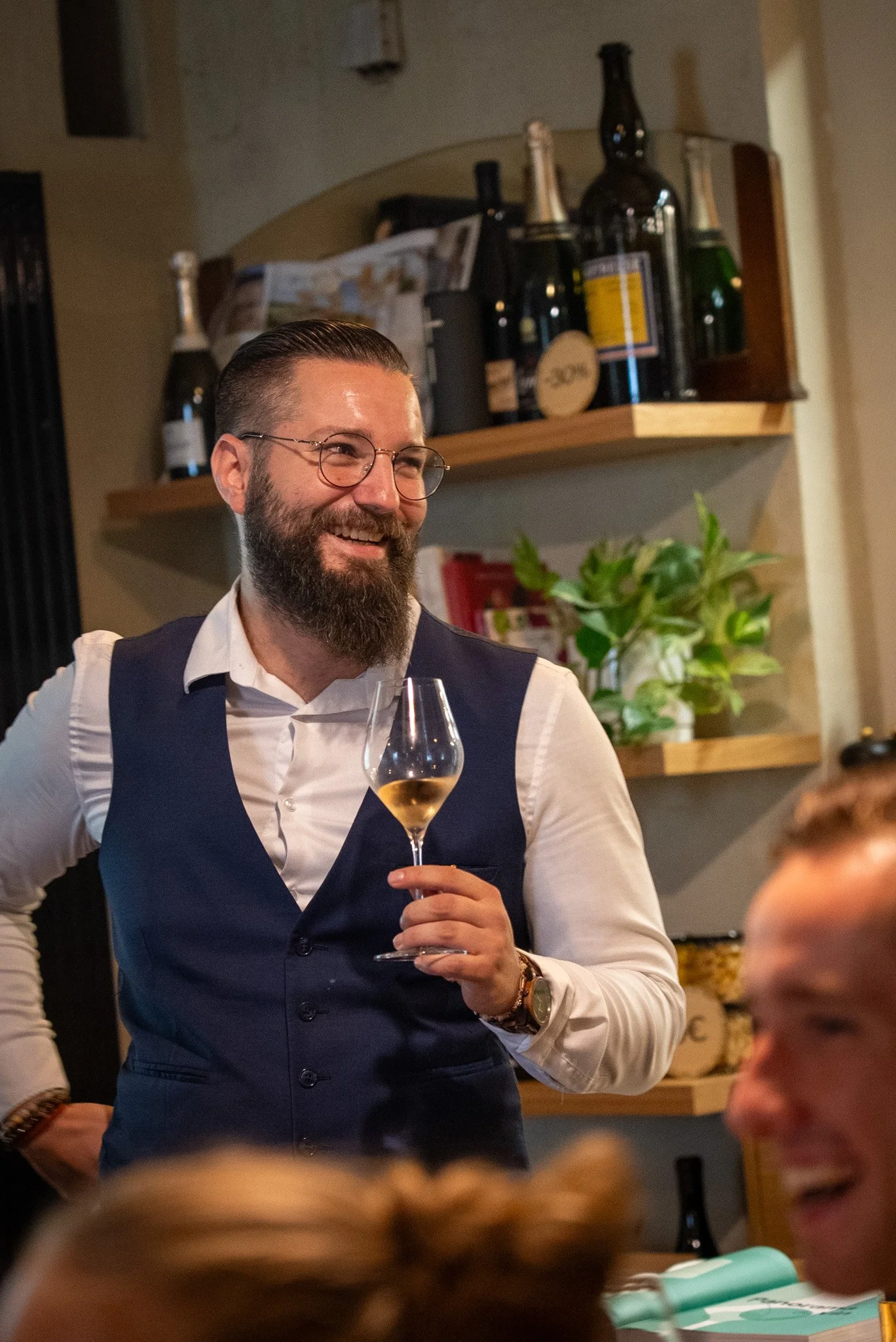 Notre sommelier, Jean Charles Henriot, dégustation de vin à La Table Vermorel