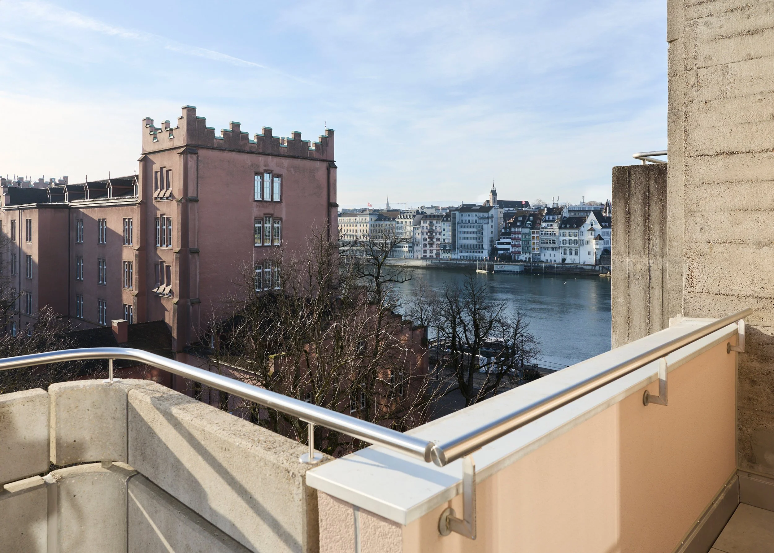 Erstvermietung Basel - Ausblick von der Dachterrasse auf den Rhein