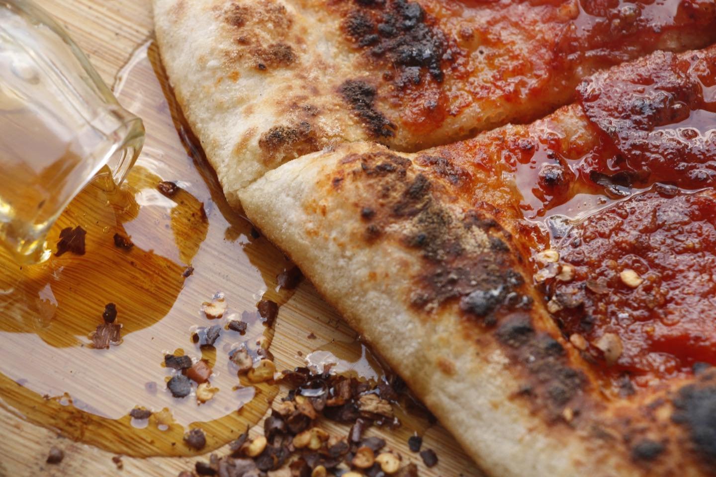 &lsquo;Sweet🍕honey🍯buckin&rsquo;

Discover what a touch of our Signature Spicy Honey Sauce does to your pizza!

Drench this sauce on your OG Pepperoni, Margherita or Zesty Mama pizza &amp; experience a flavor bursting combination of sweet, savor &a