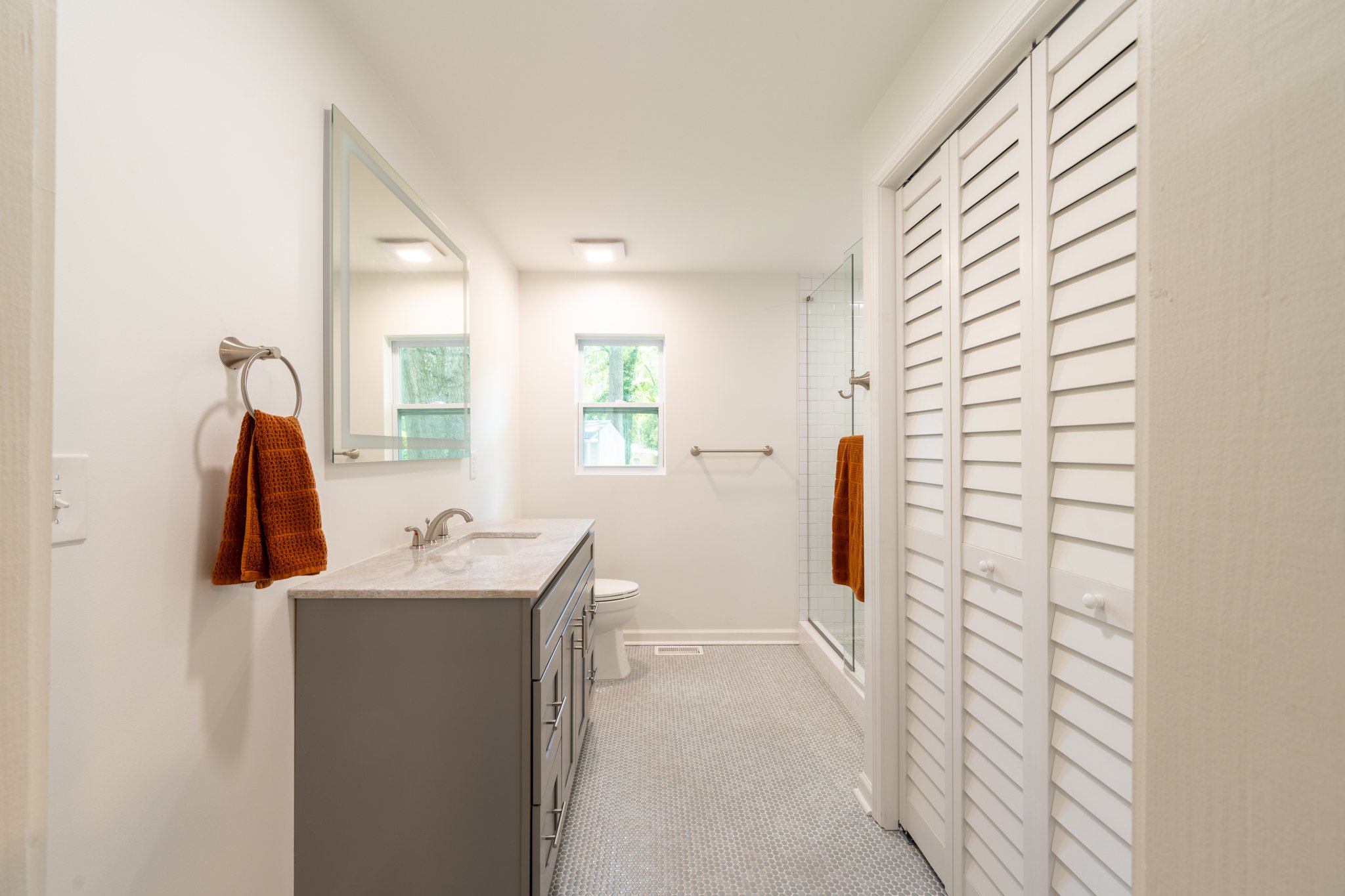 6_Owners_Suite_650_Campbell_Cir-21.jpg