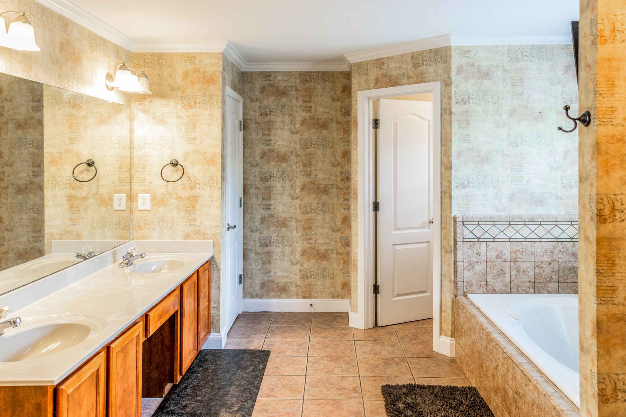 clarencegabriel_real_estate_2501 Hope_Dr-14.jpg