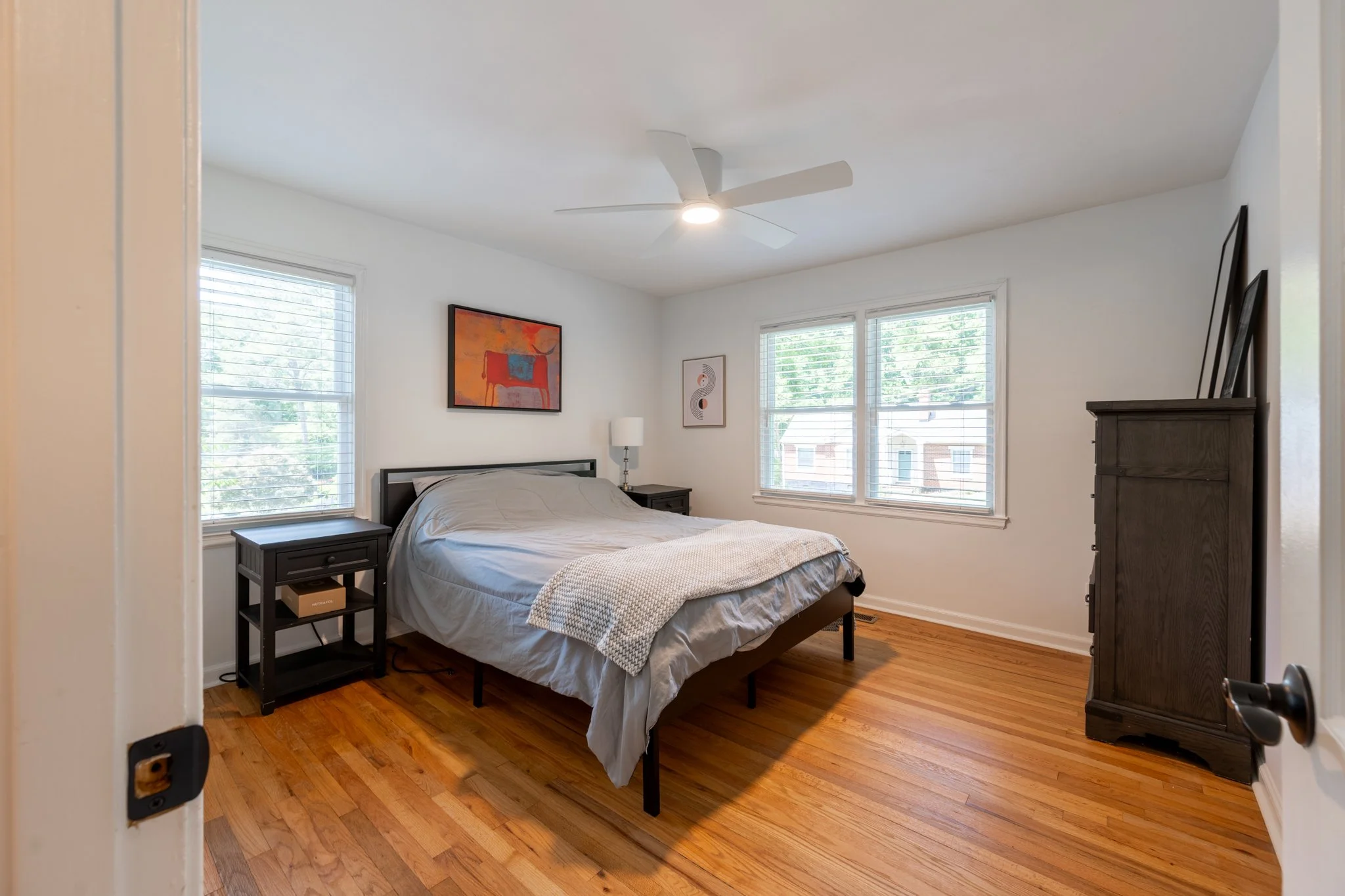 7_Guest_Bed_650_Campbell_Cir-24.jpg