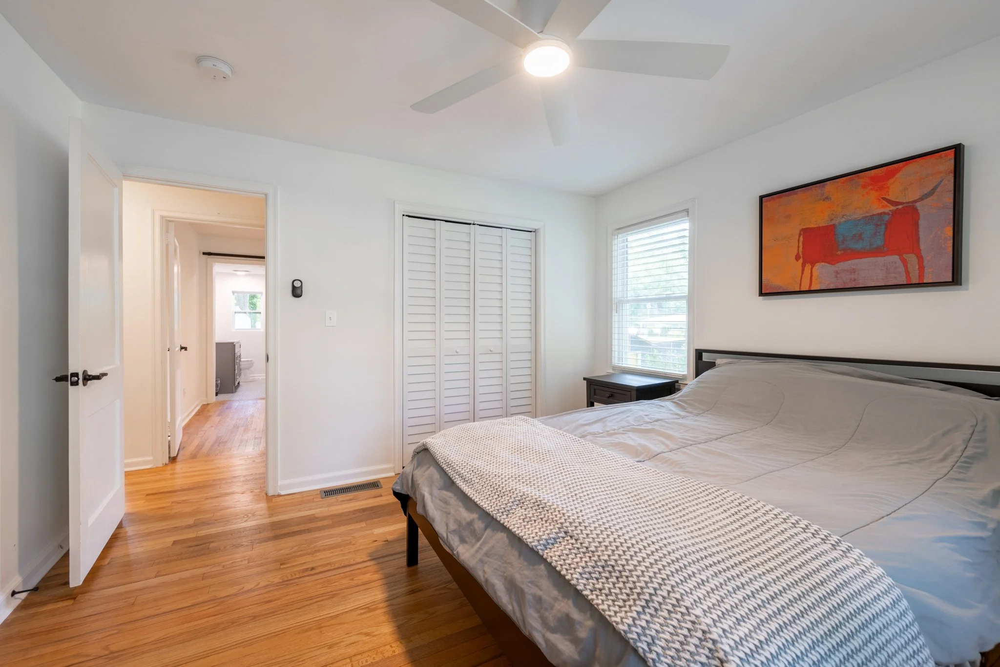 7_Guest_Bed_650_Campbell_Cir-25.jpg