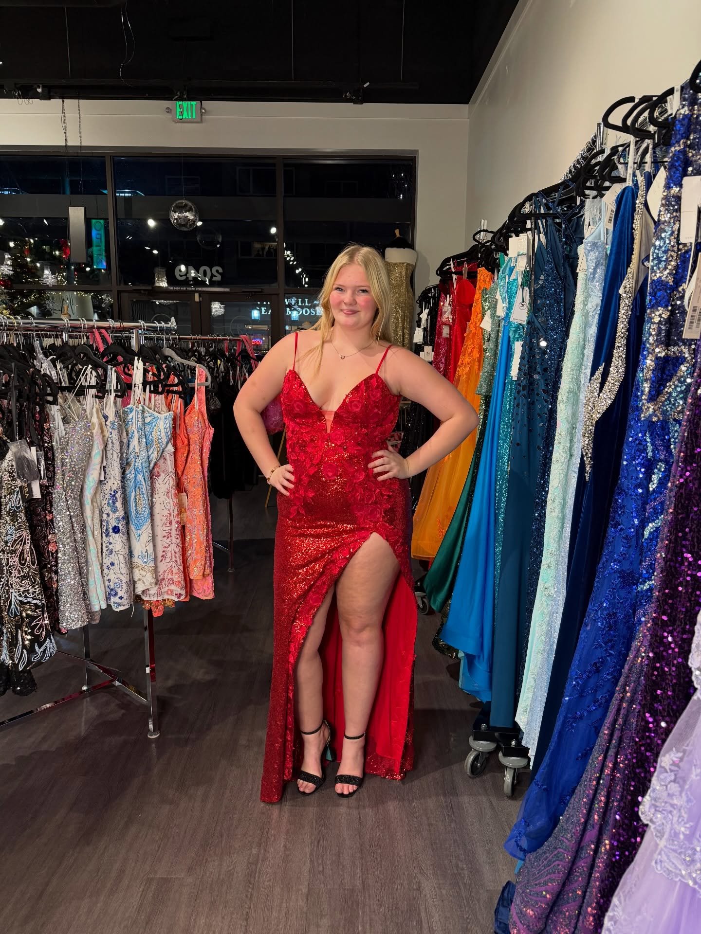 Red Hot 💋 #thedressshopcda