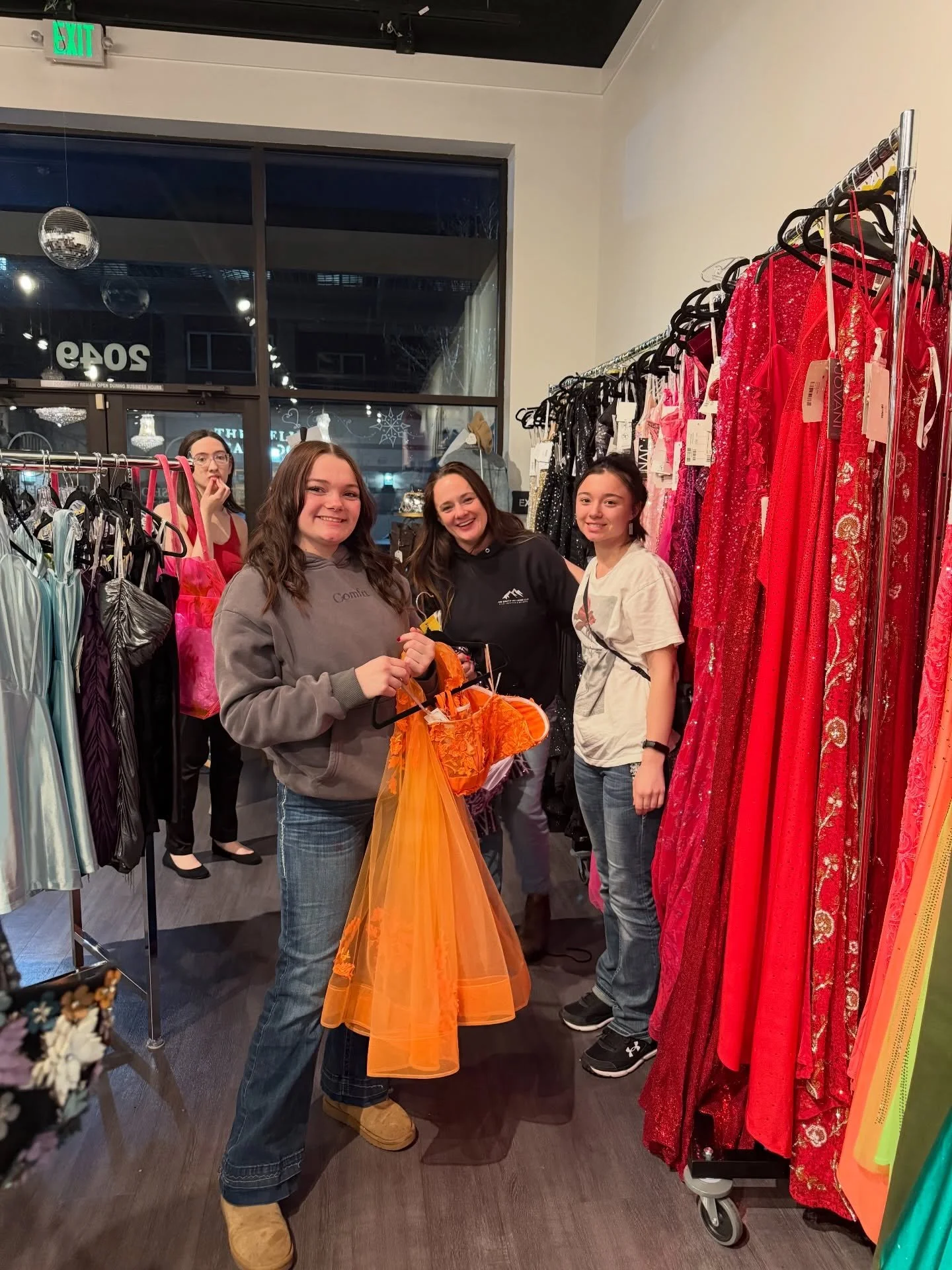 THANK YOU to everyone who came out to our &ldquo;67&rdquo; Dress Dash last night!! We had a blast helping everyone find their perfect dress. ✨💓 #thedressshopcda #dressdash
