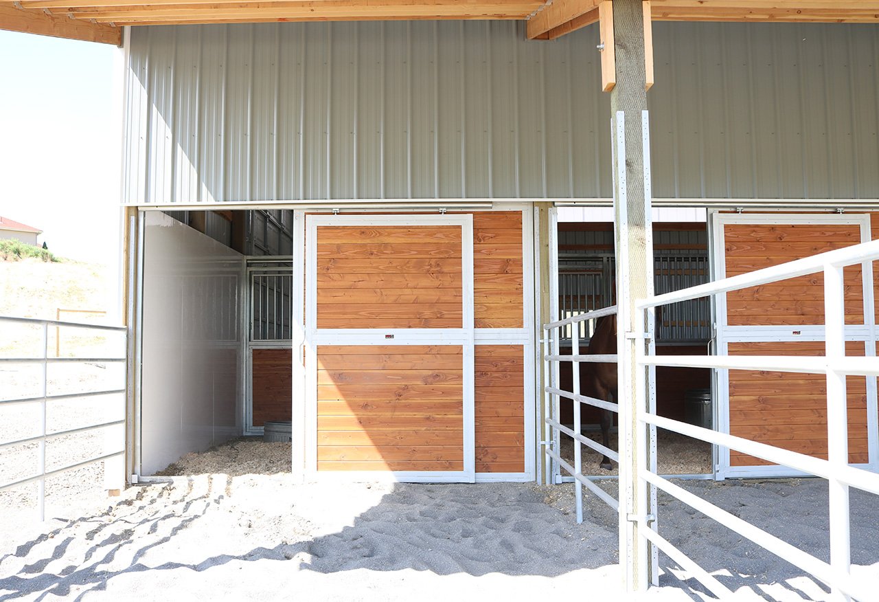 EXTERIOR SLIDING PADDOCK DOOR 875.jpg