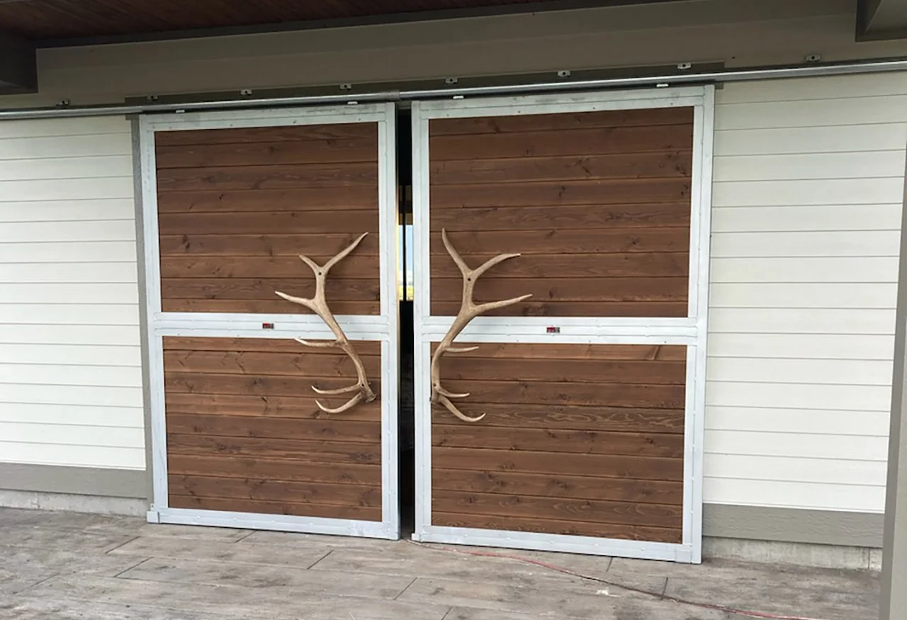 EXTERIOR SLIDING PADDOCK DOOR GG 875.jpg