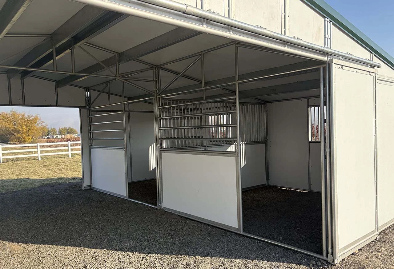 TRAINER SERIES BARN G 875.jpg