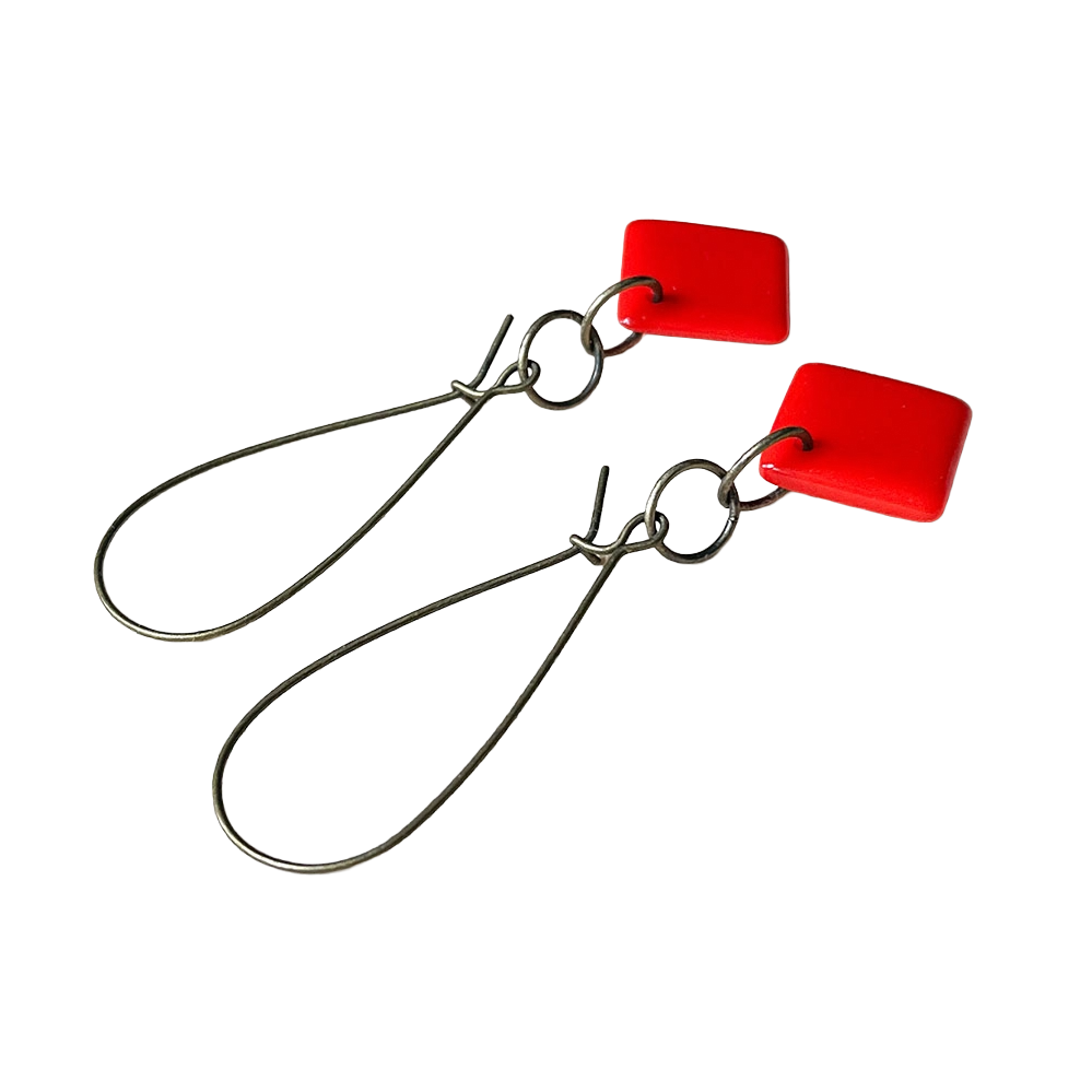 LRC-red-diamond-shaped-kidney-earrings-1.png