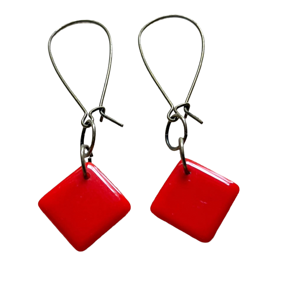 LRC-red-diamond-shaped-kidney-earrings-3.png