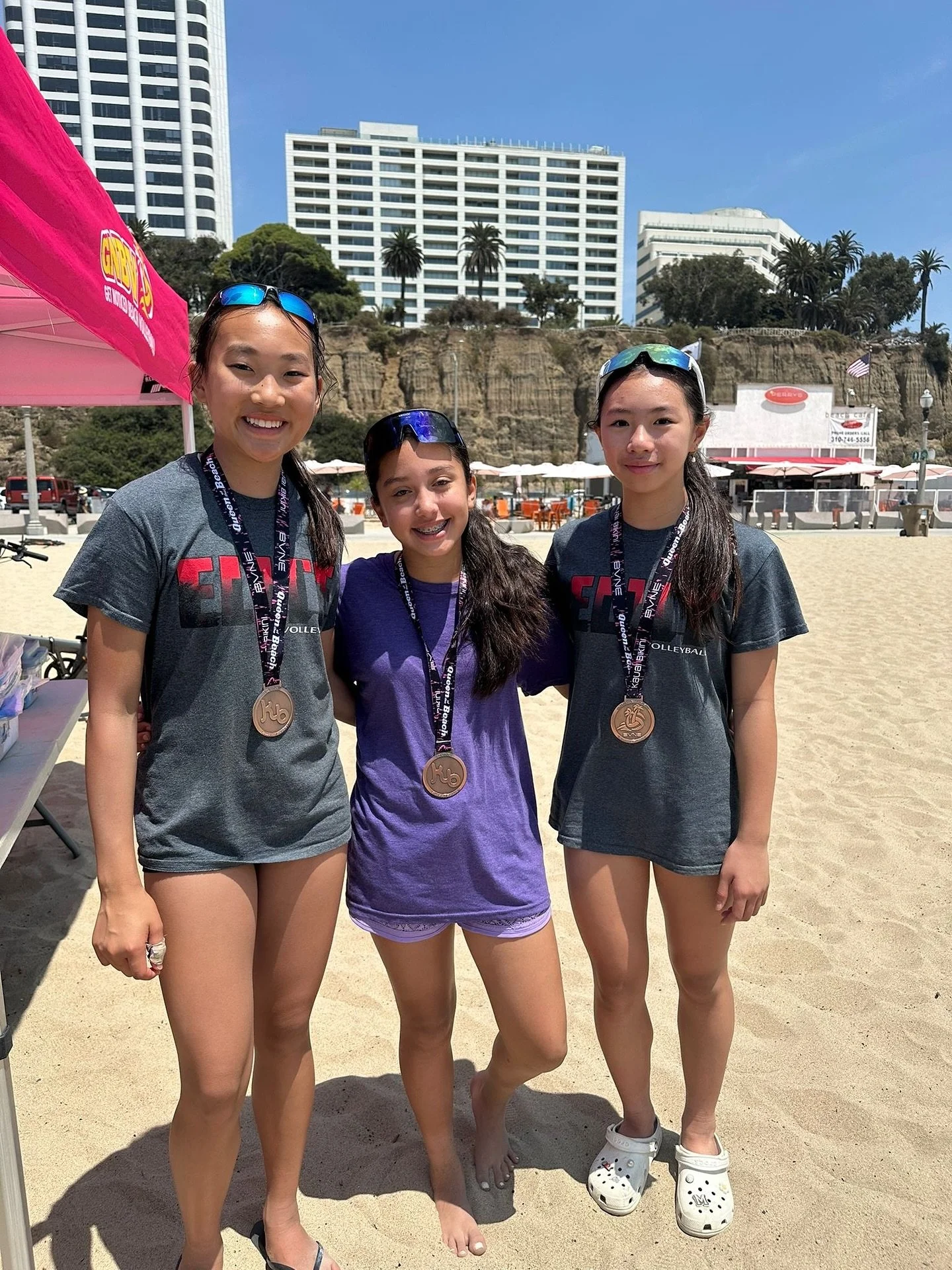 Shoutout to Caselyn, Bella, Millison and Harper for working on the sand this August ! 🏝️🏐