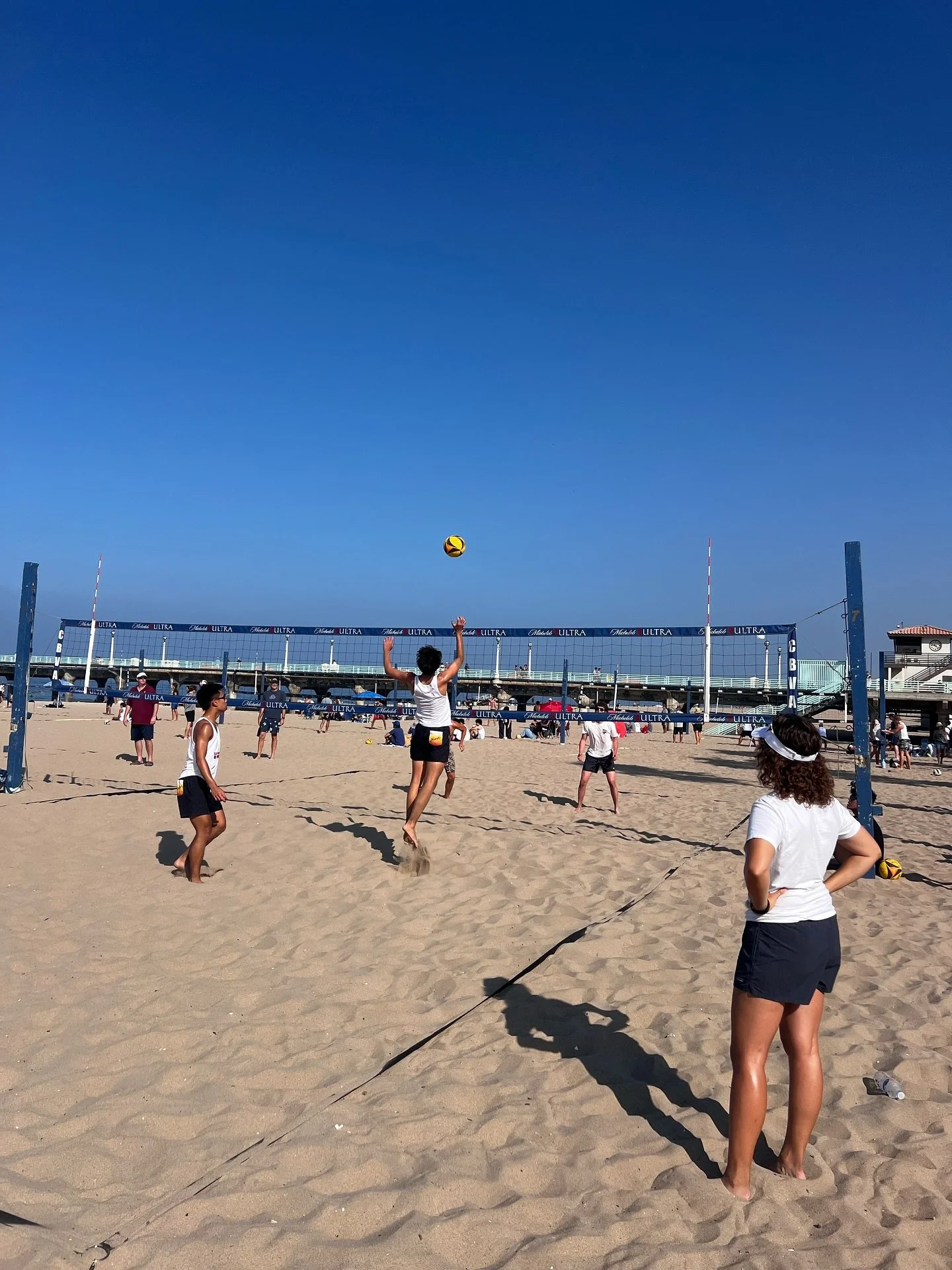 Cheers to all our boys who worked hard this weekend at our first tournament !! 🥳🏖️🏐 We'll be out on the sand for the next 6 weekends - more photos and videos to come. @aaubeach @aauvolleyball