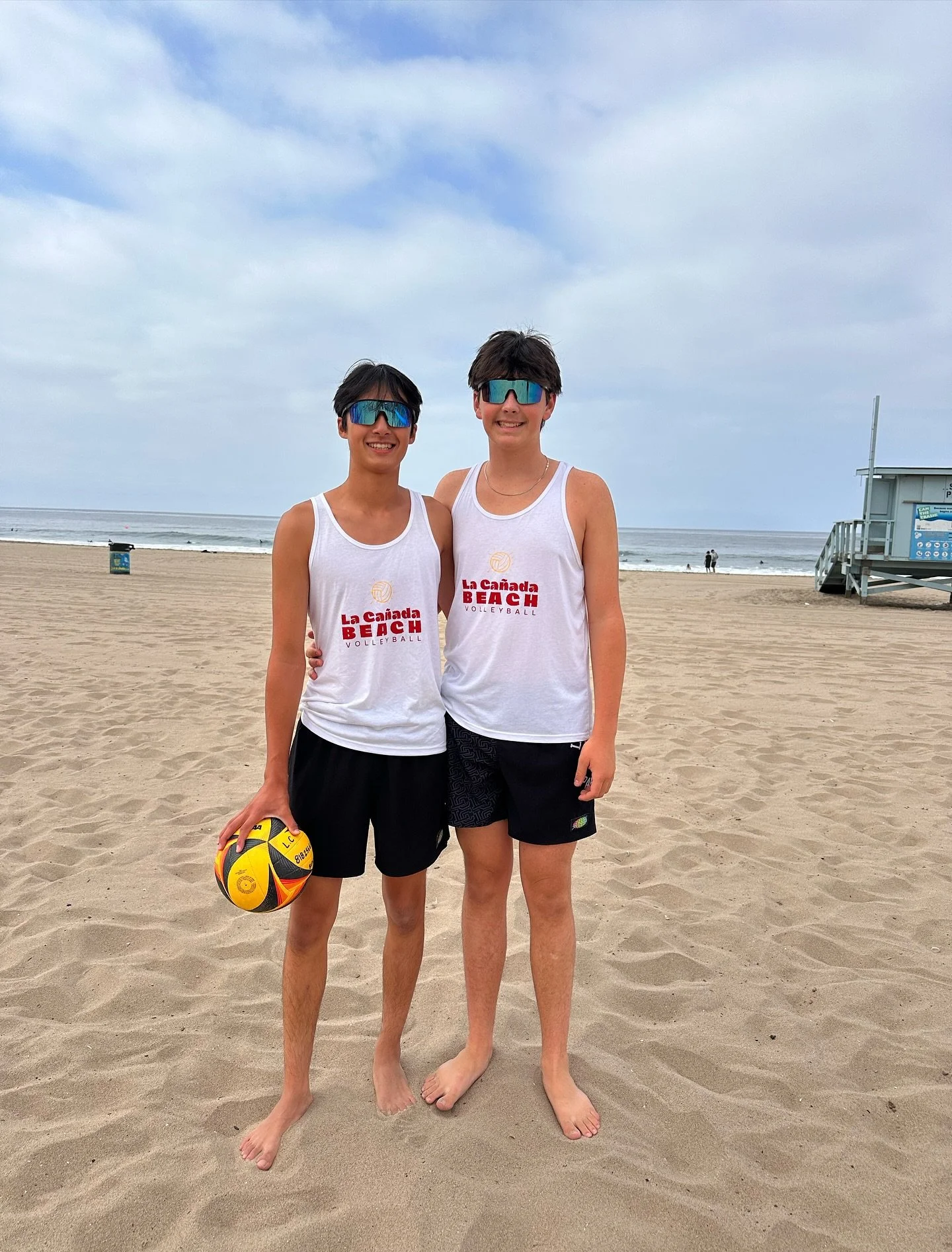 Shoutout to our varsity for their first league win this weekend! 2/3 pairs won their matches in 3 sets against St. Francis 🥳 

Here are all our pairs from this past weekend!! Shoutout to @coeyewear for providing lenses for the whole team 🌀😎