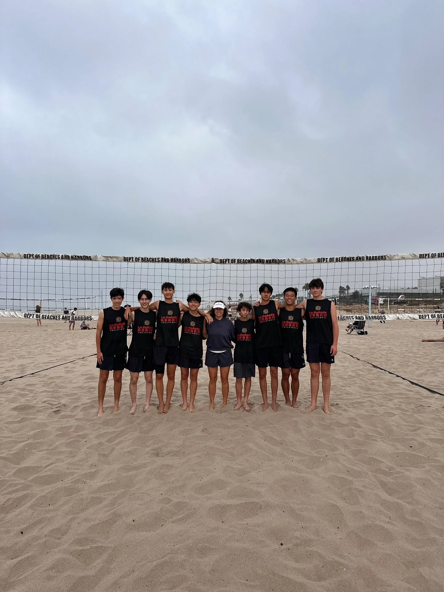 Black out for today's tournament ! 🖤🏐