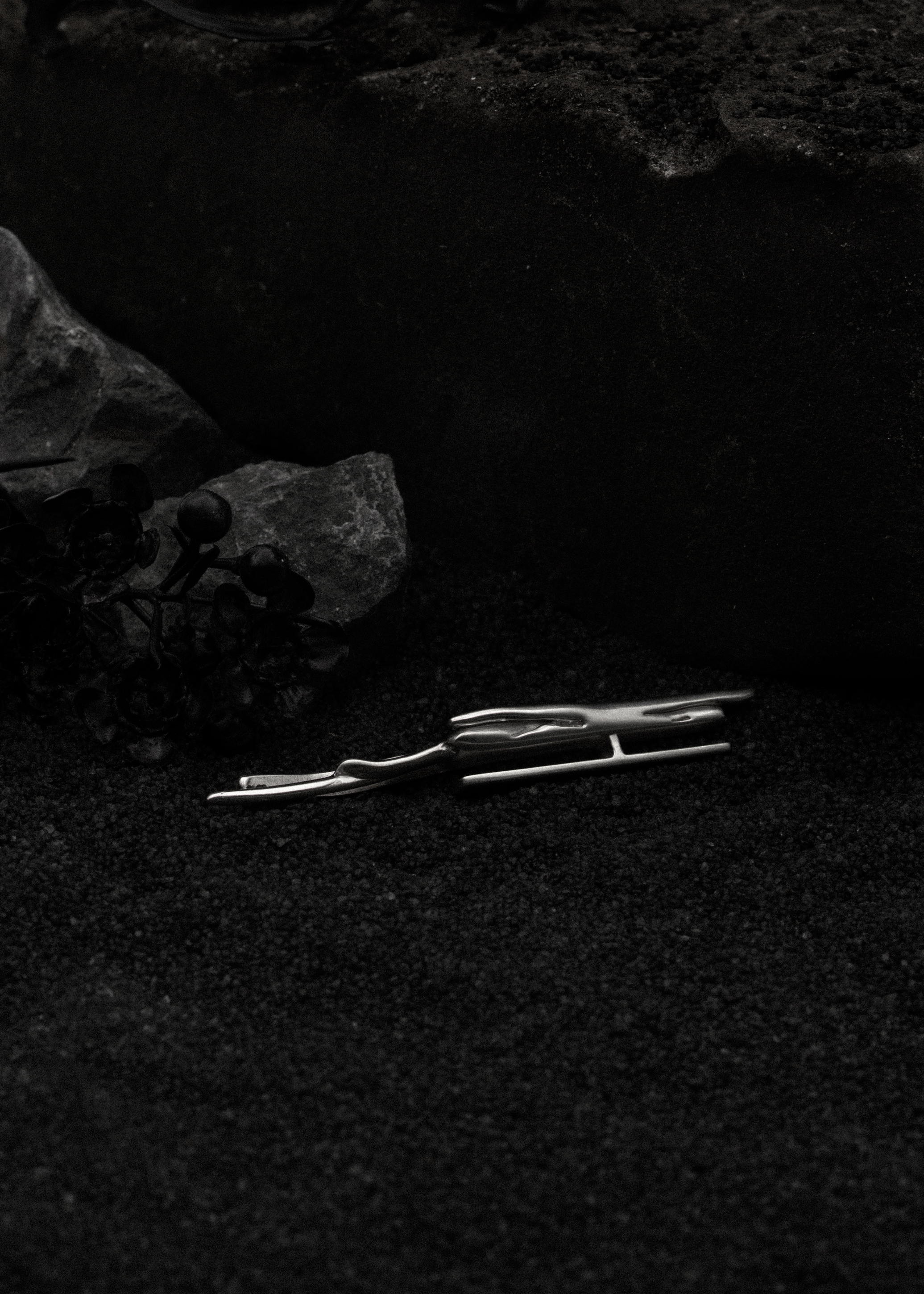 Urzula-Vol-Jewellery-Caddis-Brooch-Blazder-Pin.gif