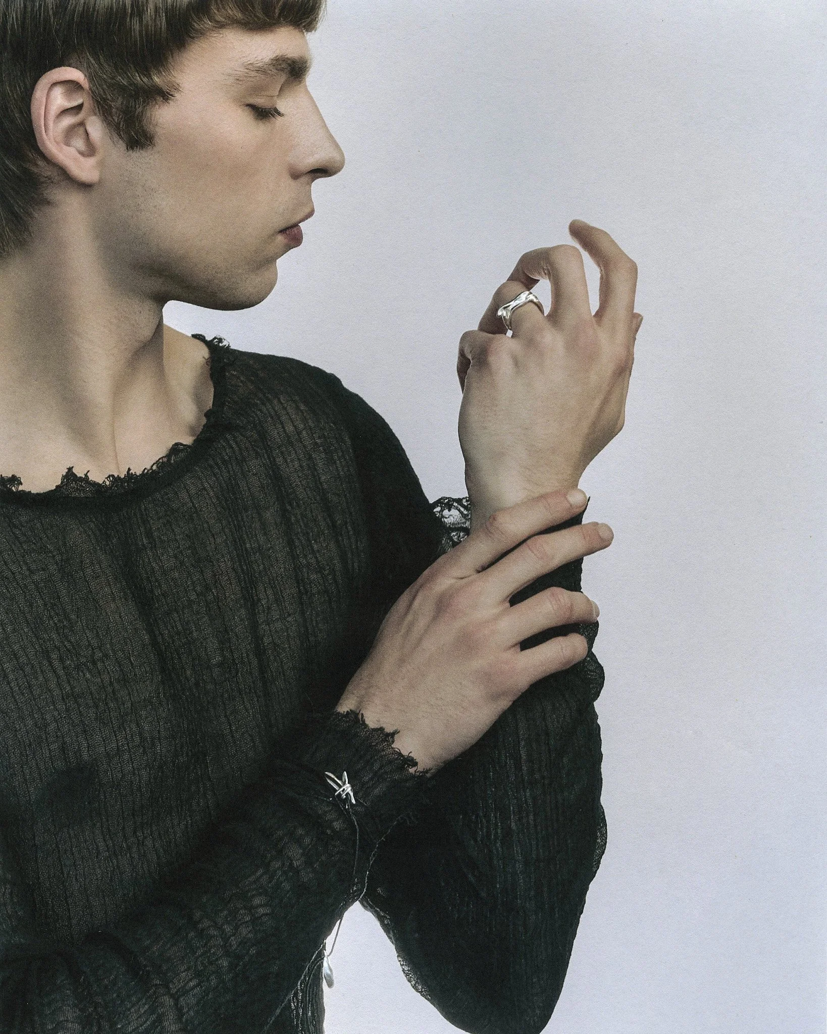 Urzula-Vol-jewellery-silver-ring-wax-thread-bracelet-avant-garde-fashion.jpg