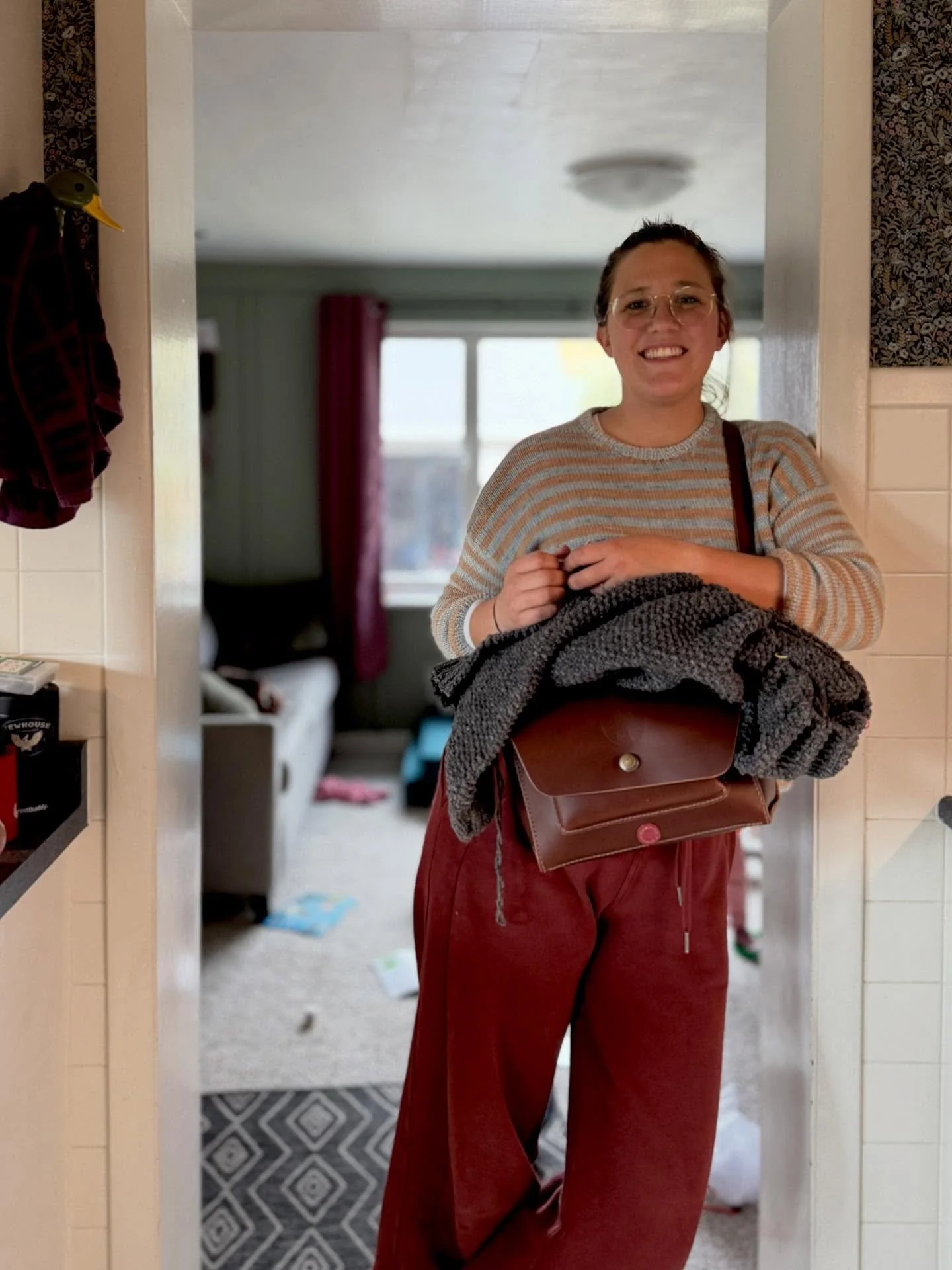 Hi, I&rsquo;m Emily ❤️❤️ welcome to KnockKnits.

If you&rsquo;ve found your way here, you probably love yarn, or color, or the quiet rhythm of making something by hand. You might be just learning, or maybe you&rsquo;ve been knitting long enough to ha