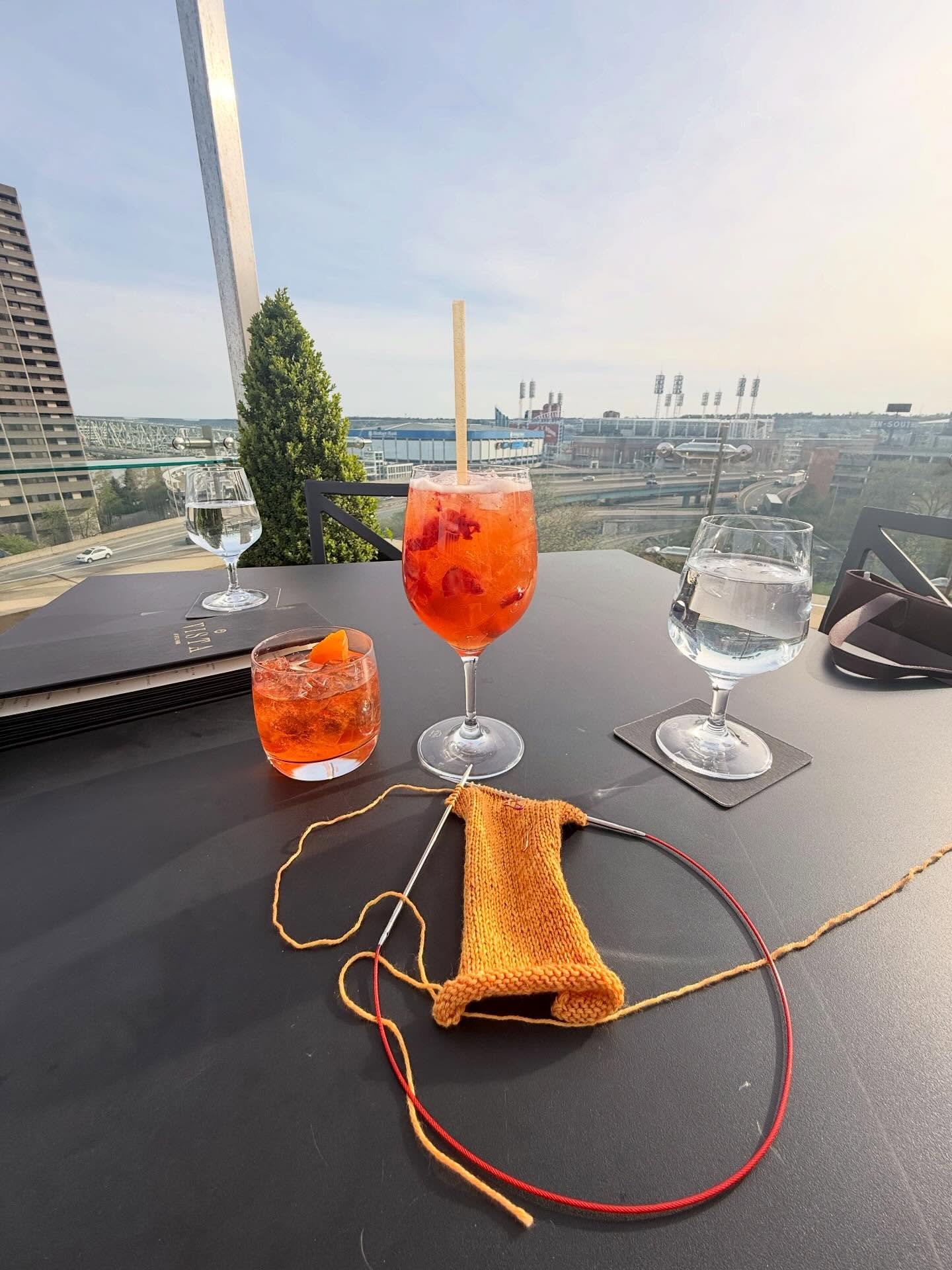 This is hy I tie my knitting everywhere I go &hearts;️

Does anyone want to guess what&rsquo;s on my needles? Hints: @myfavouritethings.knitwear and @knittymcpurly

#knitknitknit #alwaysknitting #modernknitwear #millenialsknitting