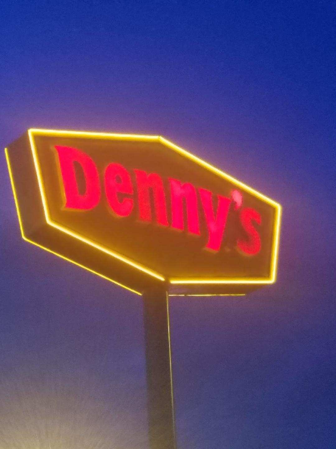 Murray UT Pylon night photo.jpg