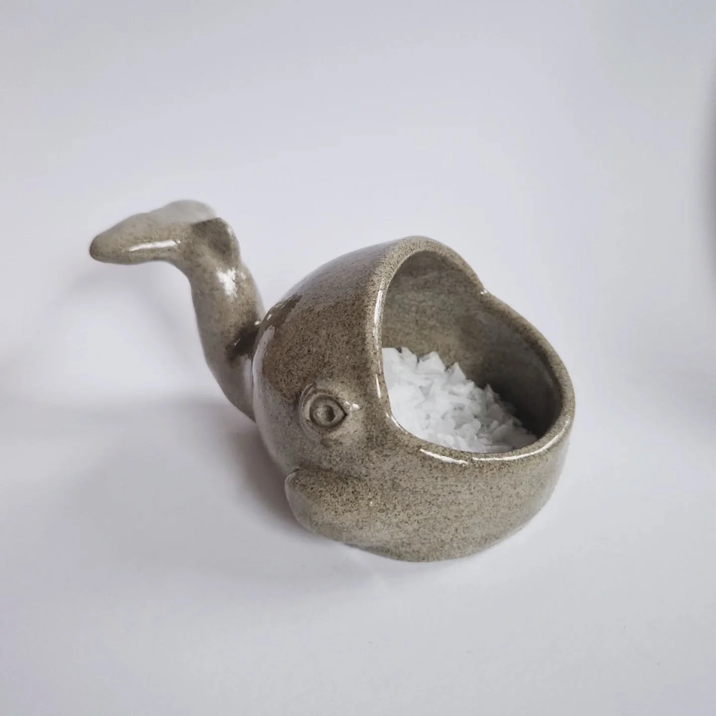 Nu finns det en ny batch saltvalar i originalf&auml;rg i webbshoppen igen, s&aring; passa p&aring; om du suktat! 🐳
Begr&auml;nsat antal, och det finns &auml;ven p&aring;fyllt n&aring;gra f&aring; i andra f&auml;rger 🌈

~L&auml;nk till shoppen i bio