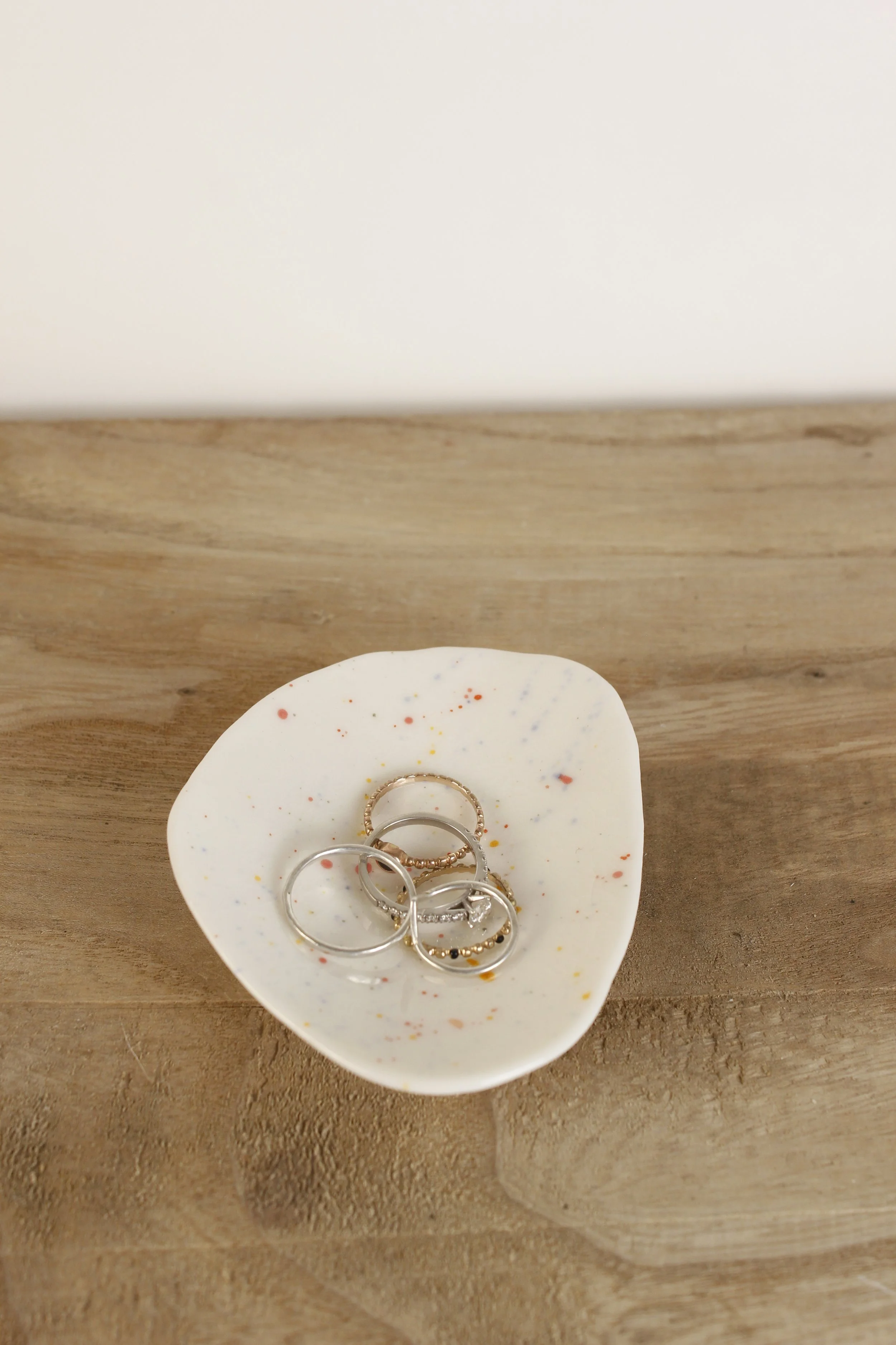 Porcelain spotted mini tray