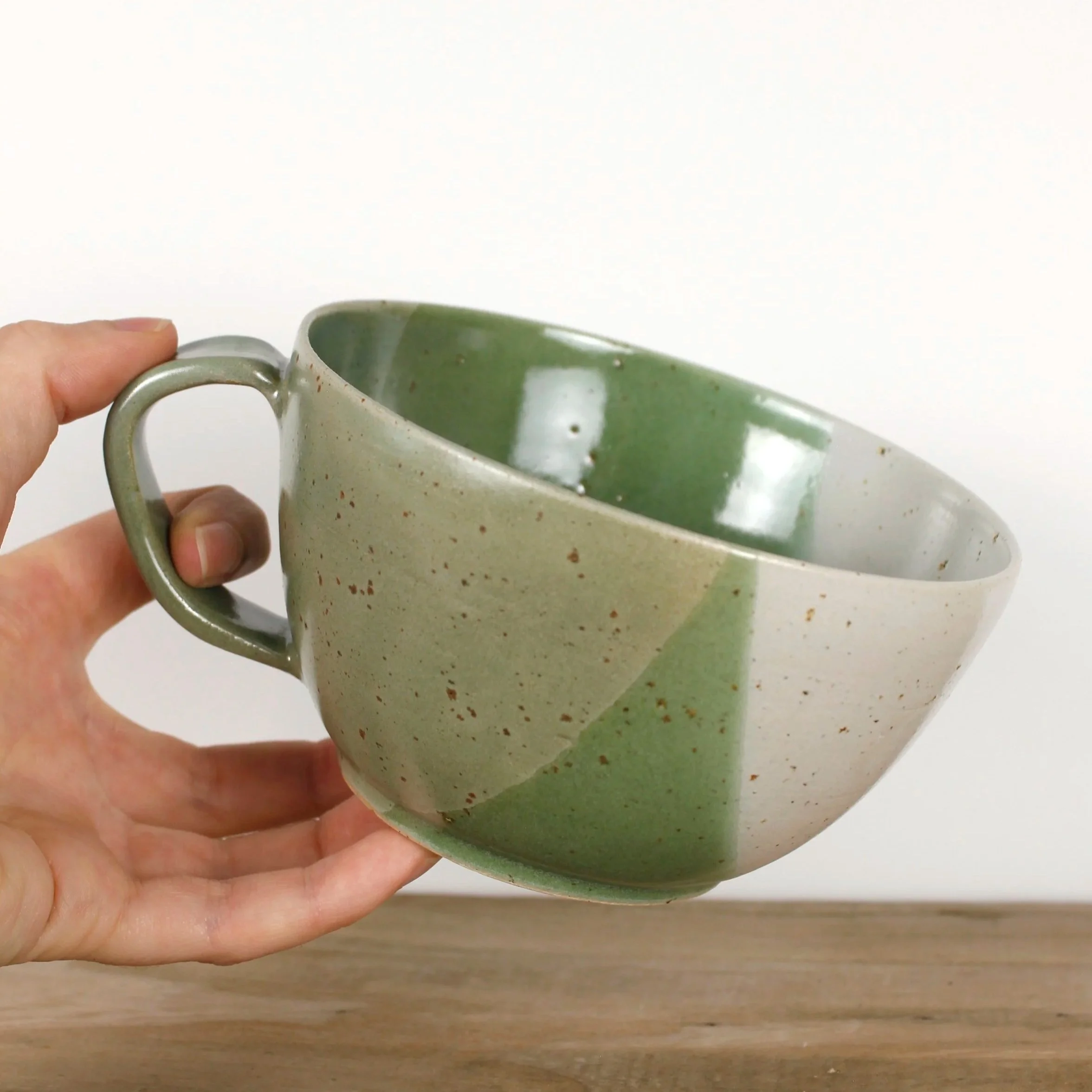Stoneware mug, green & white, 450 ml
