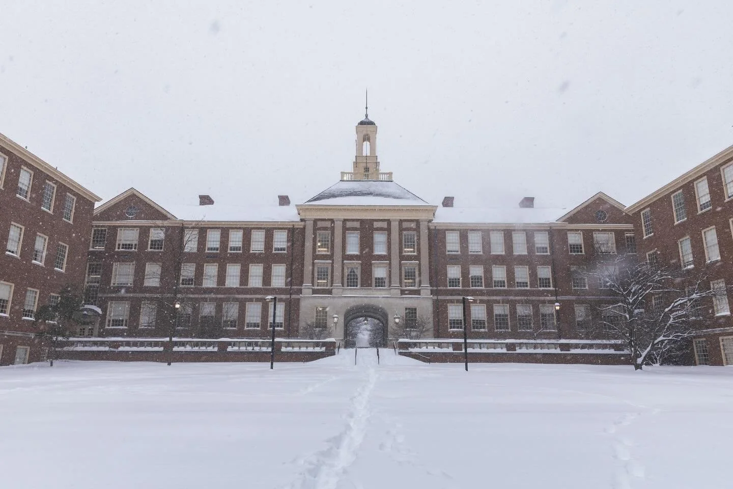 Snow Day in Oxford Ohio

@miamiuniversity 
@farmerschoolofbusiness