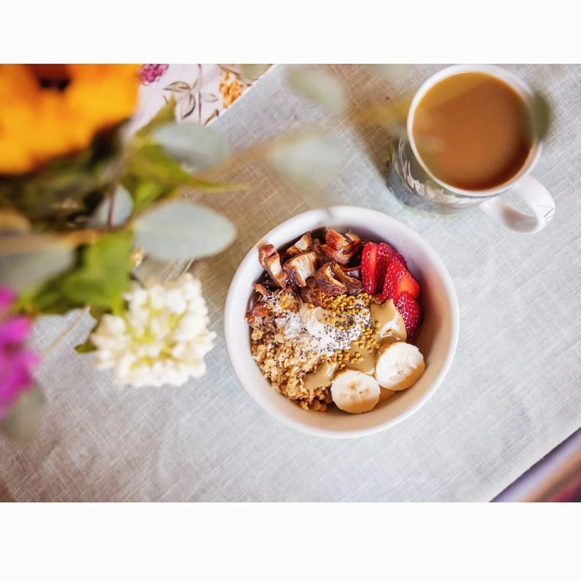 Simple and thoughtful mornings #veganbreakfast