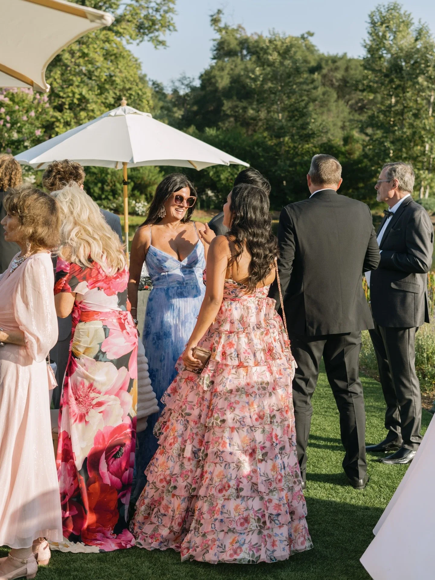 POV: You said &ldquo;colorful, elevated, summer black tie&rdquo; and your guest list absolutely delivered. 📸🍸

#ParkLaneEvents #WeddingGuestStyle #socalweddingplanner #colorfulwedding #monserate