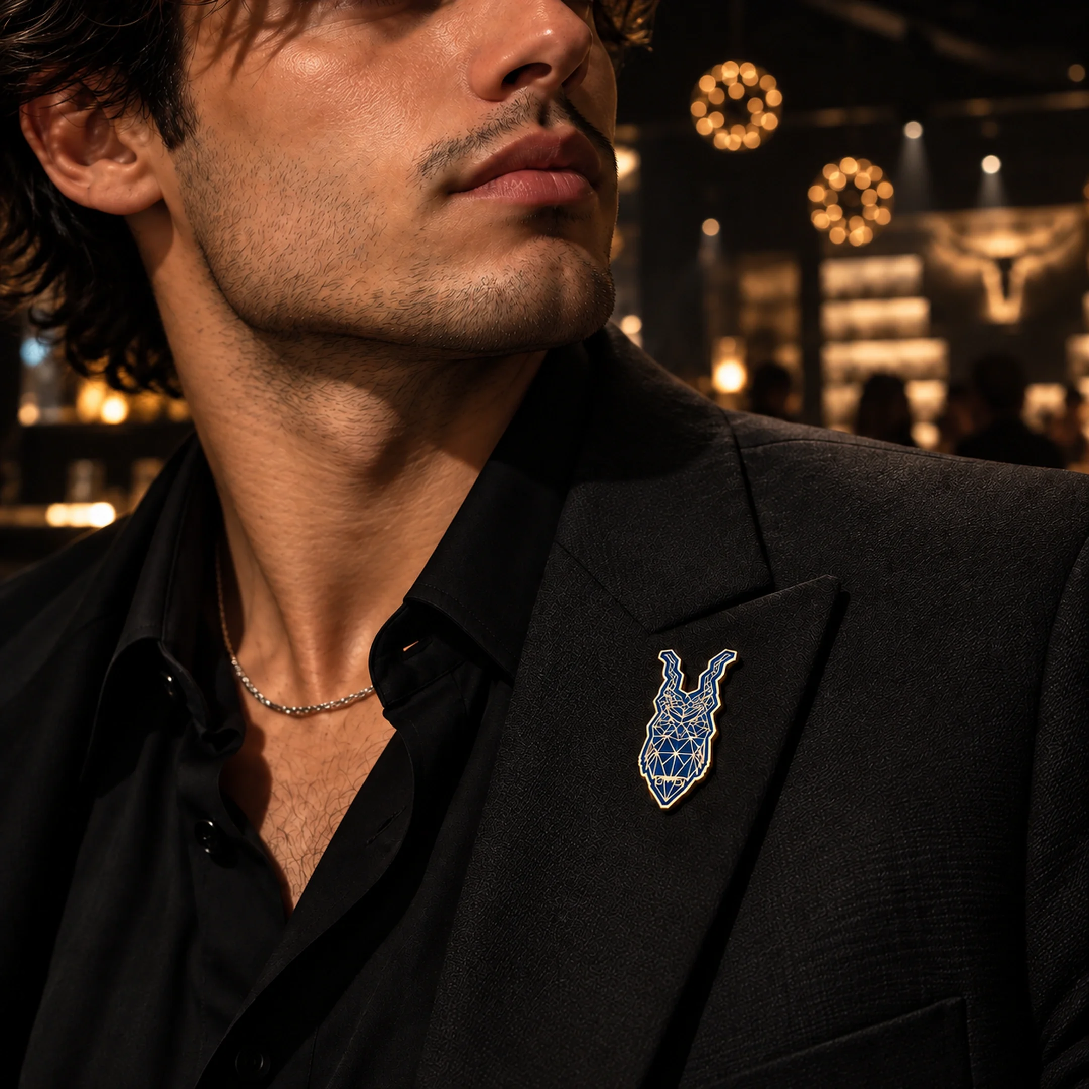 retrato-noturno-broche-2160.webp