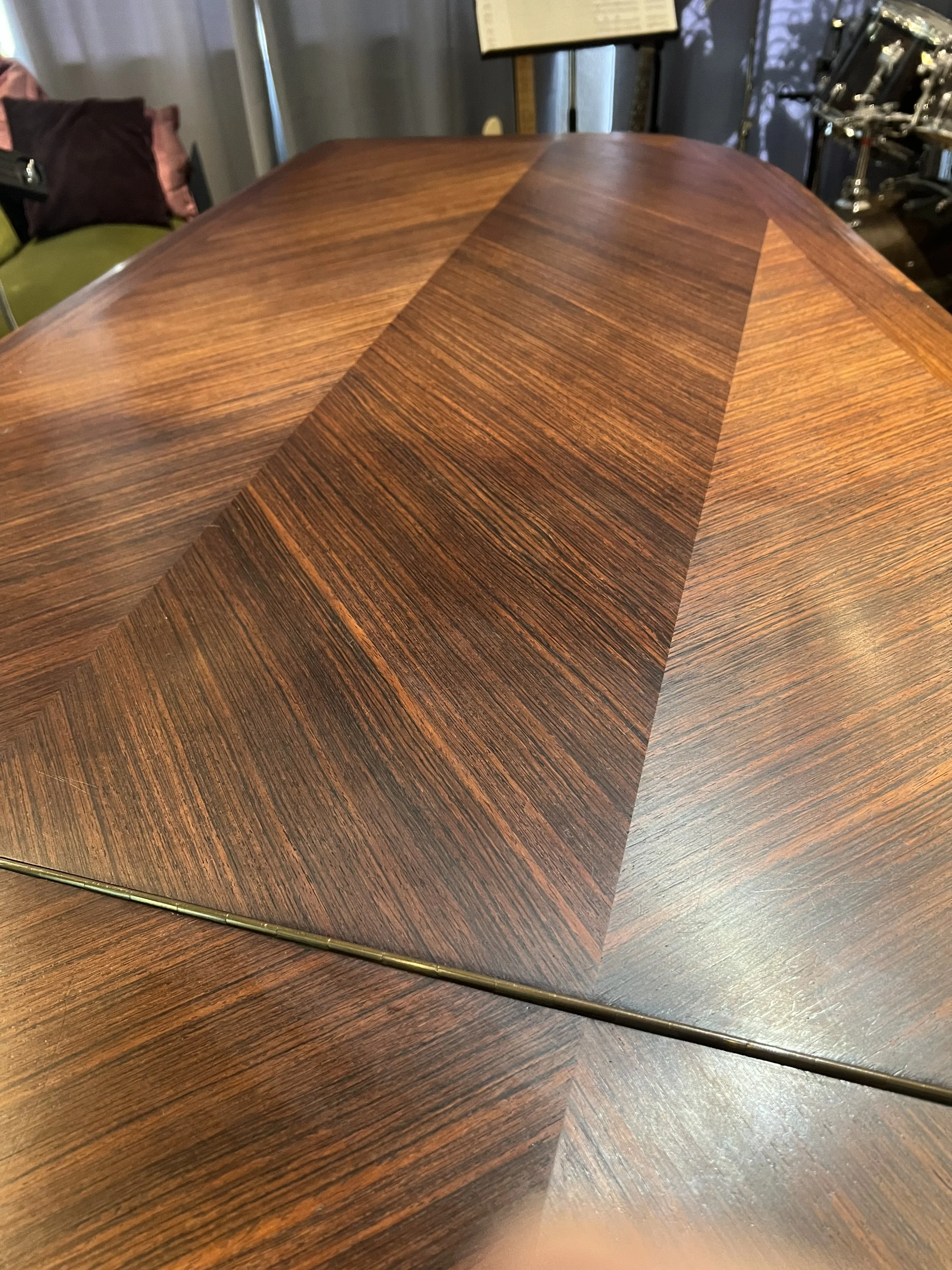 Look at the workmanship on the case. It is a true work of art.