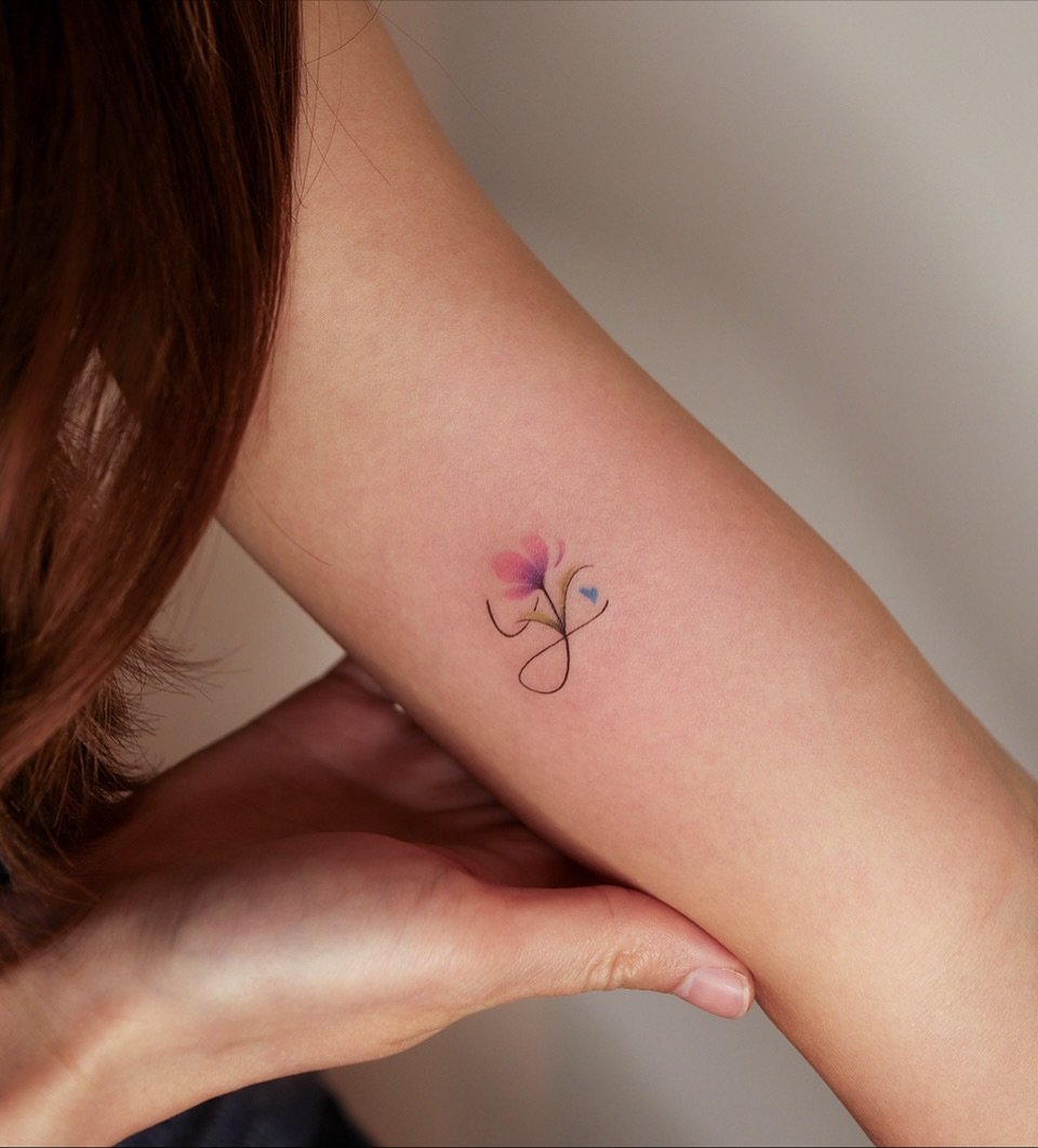 Art that travels the world to find its home.
This November 20&ndash;23, a renowned Korean artist @noul_tattoo joins us @thegreyareastudios his custom lettering and florals are outstanding 🌸

#FloralTattoo #LetteringTattoo #FineLineTattoo #MicroReali