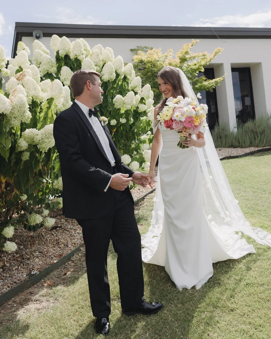 A few sneak peaks from Susannah + Patrick&rsquo;s wedding day! 💐 We had such a great day with these two. Susannah and Patrick had such a sweet first look and private vows. There were tears and laughter and so much joy, all day! We love you both. Con