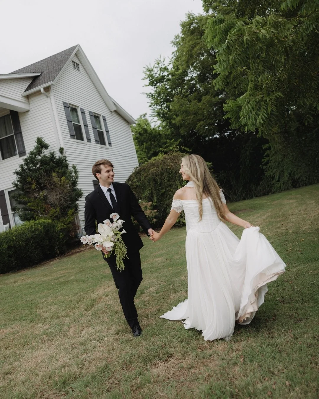 Jonah &amp; Gabi Part 1 &mdash; The first part of the day! 🕊️

We had such a wonderful day with these two, their family, and all their friends. It rained a little, but they were all great sports and stayed present in the moment regardless. We love y