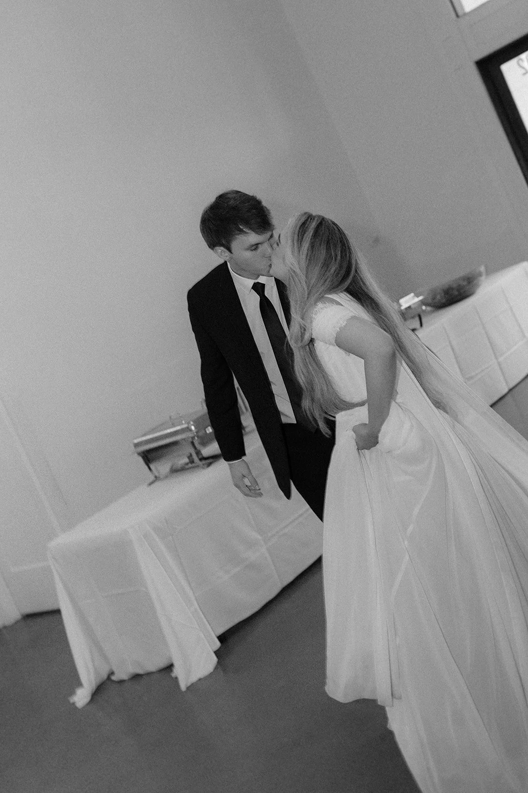 gabi-and-jonah-lemire-the-ballroom-on-1-street-bentonville-wedding-jo-darling-photography-975.jpg