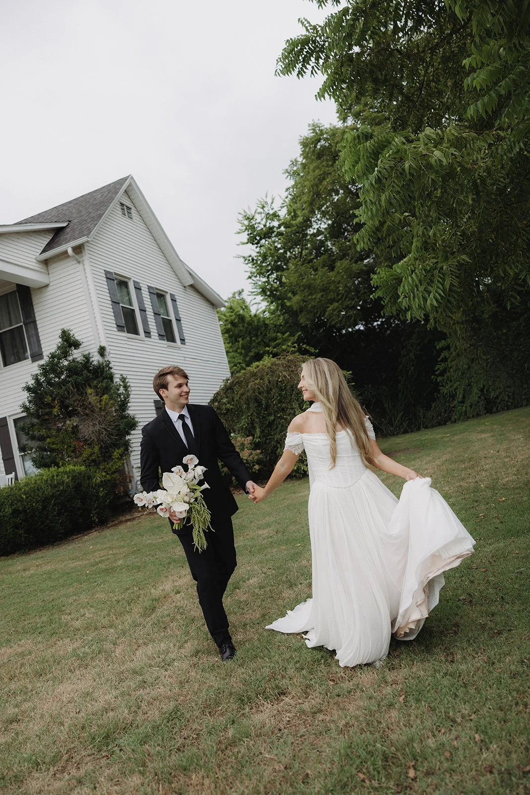 gabi-and-jonah-lemire-the-ballroom-on-1-street-bentonville-wedding-jo-darling-photography-525.jpg
