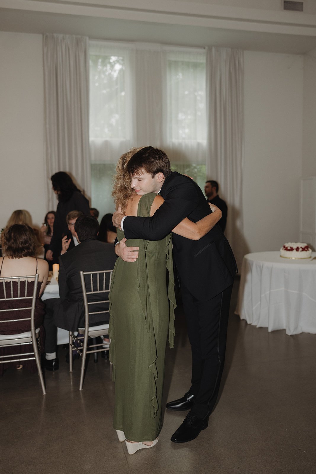 gabi-and-jonah-lemire-the-ballroom-on-1-street-bentonville-wedding-jo-darling-photography-996.jpg